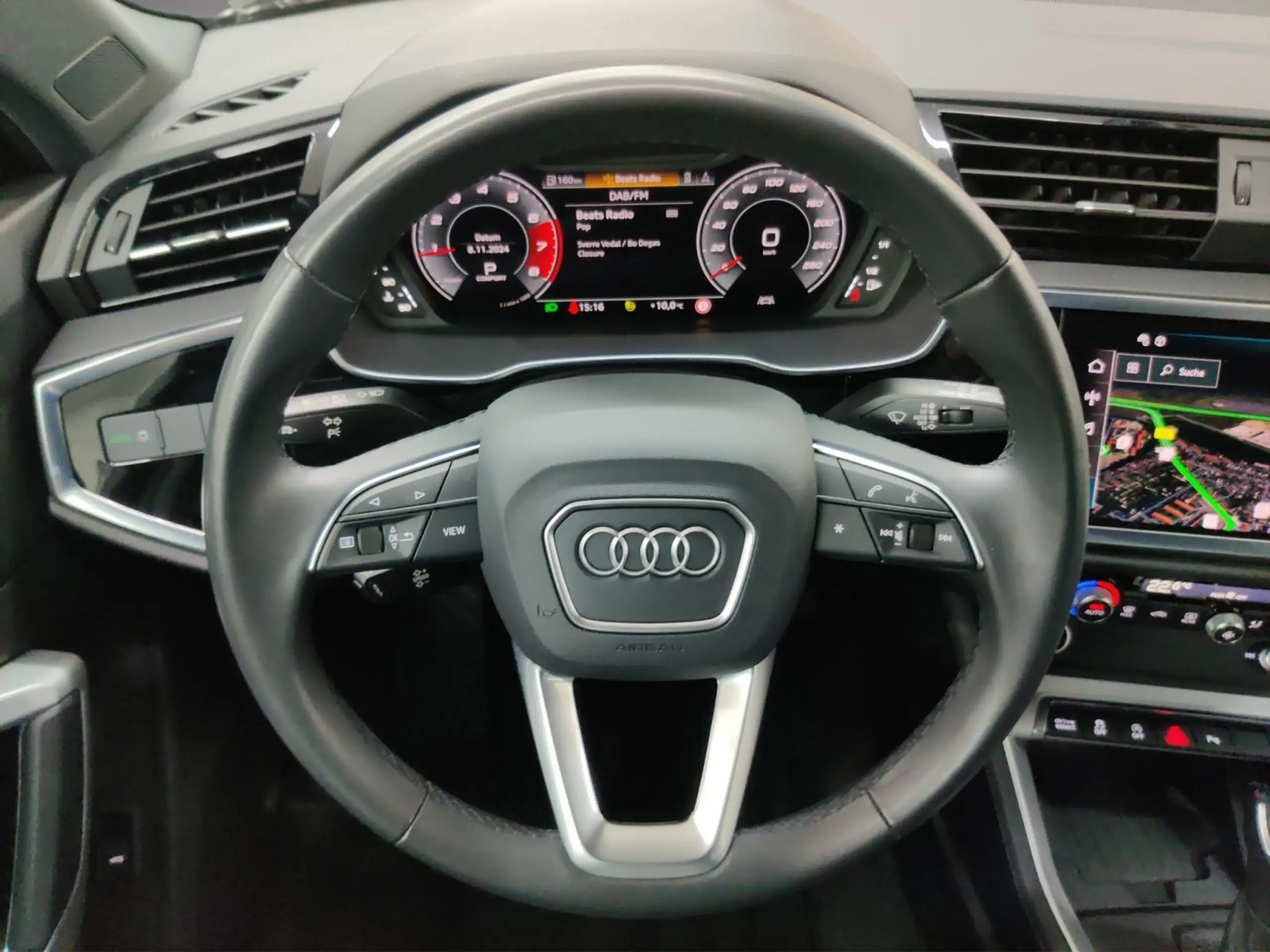 Audi - Q3