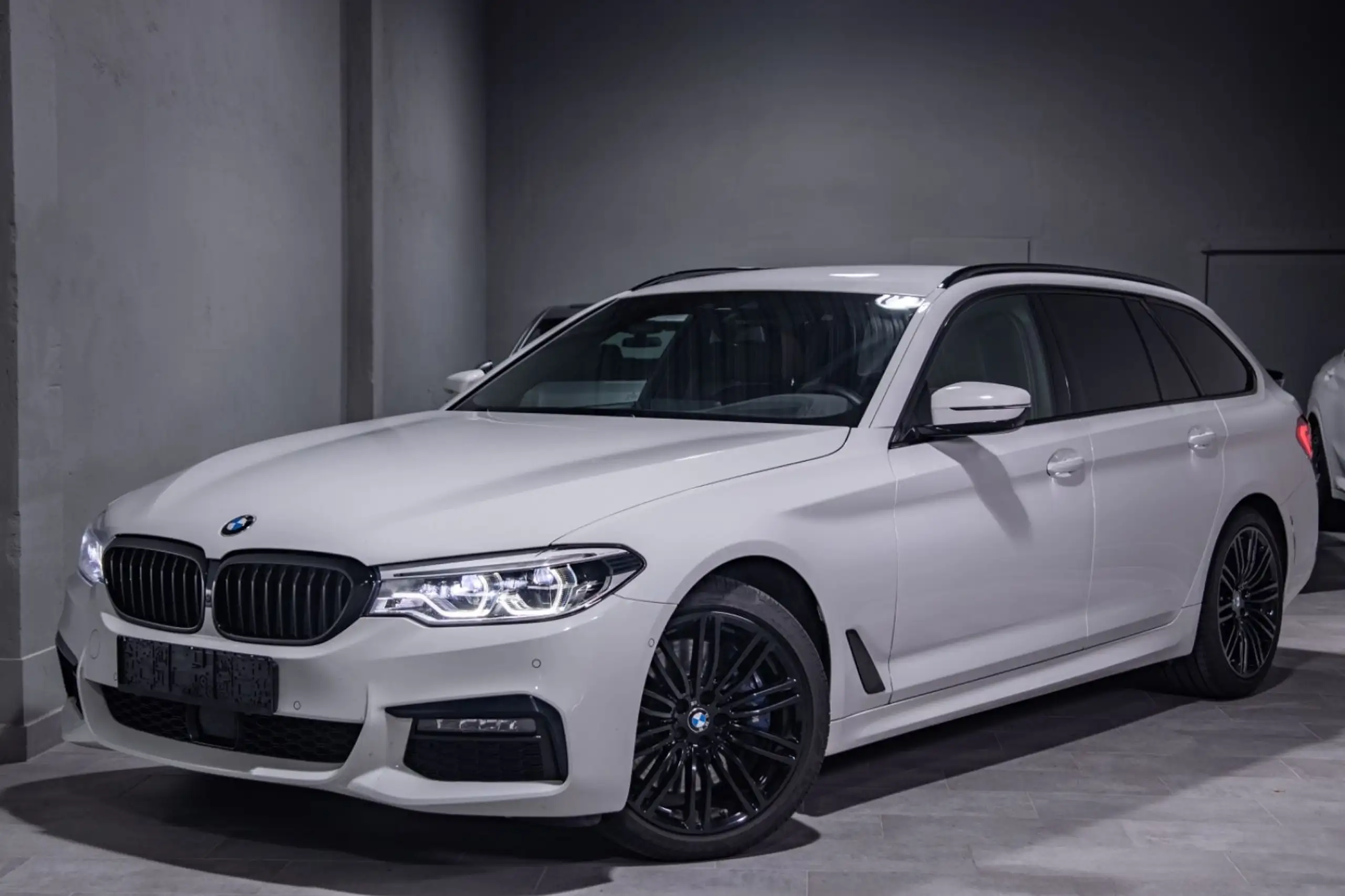 BMW 540 2019