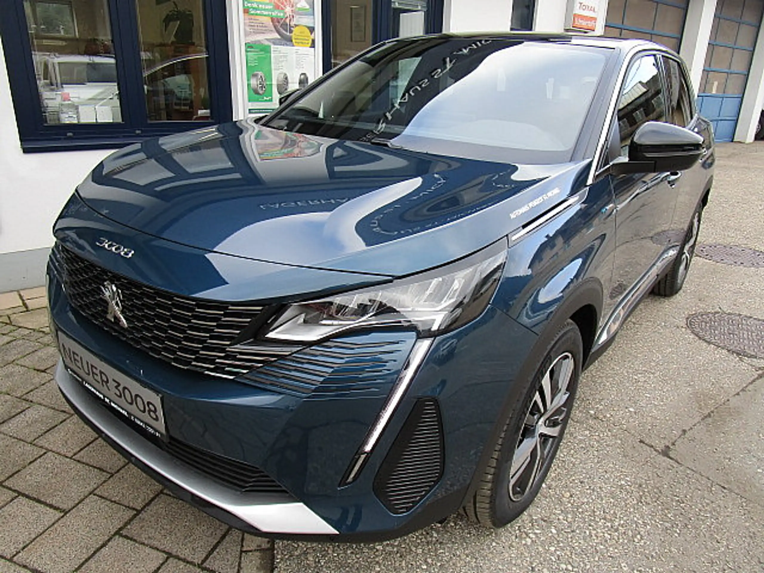 Peugeot - 3008