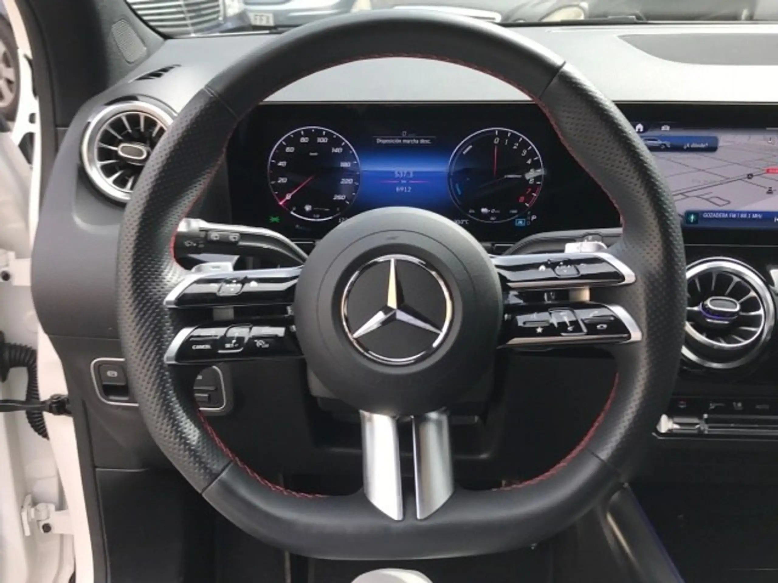 Mercedes-Benz - GLA 250