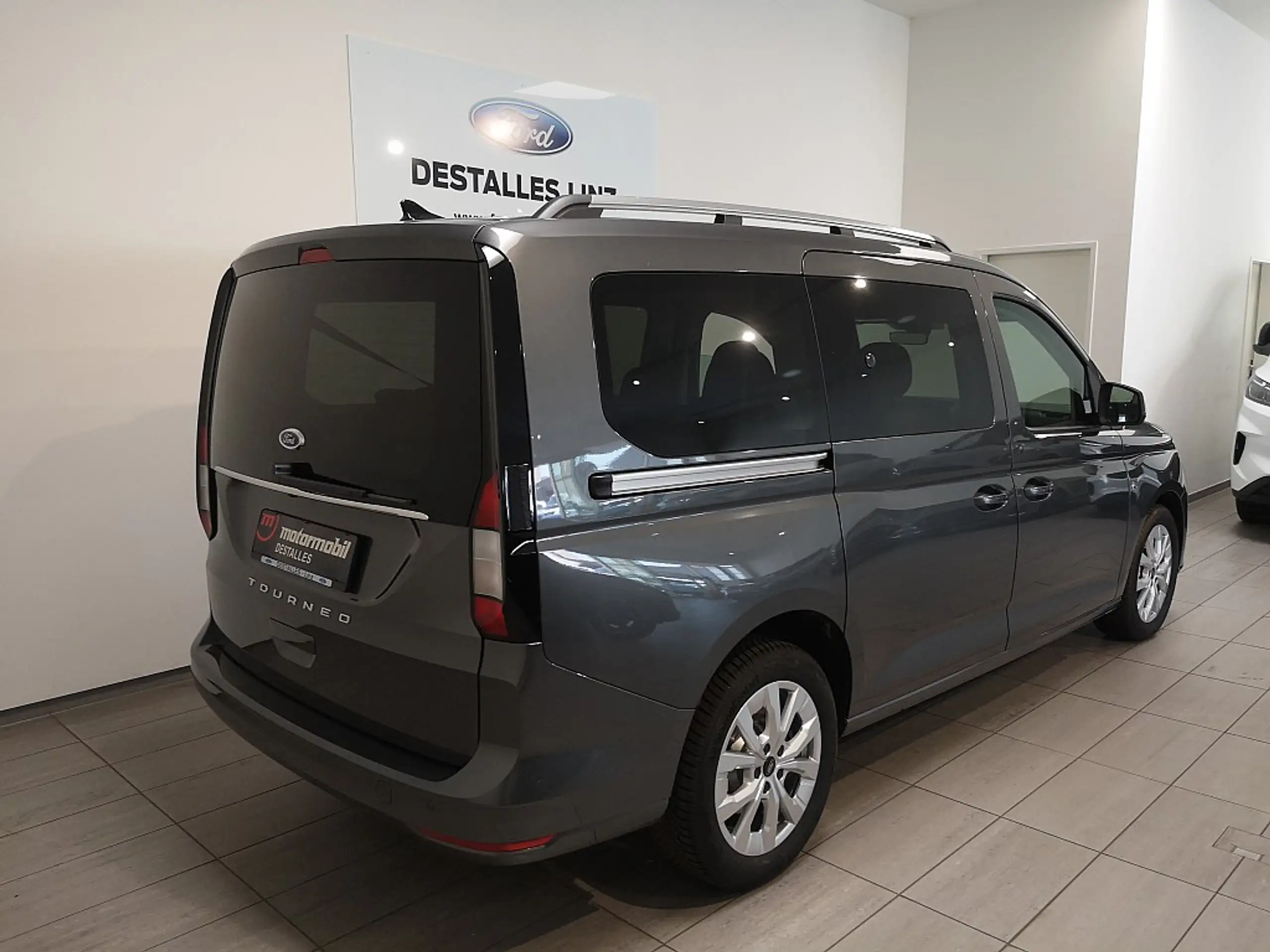 Ford - Grand Tourneo