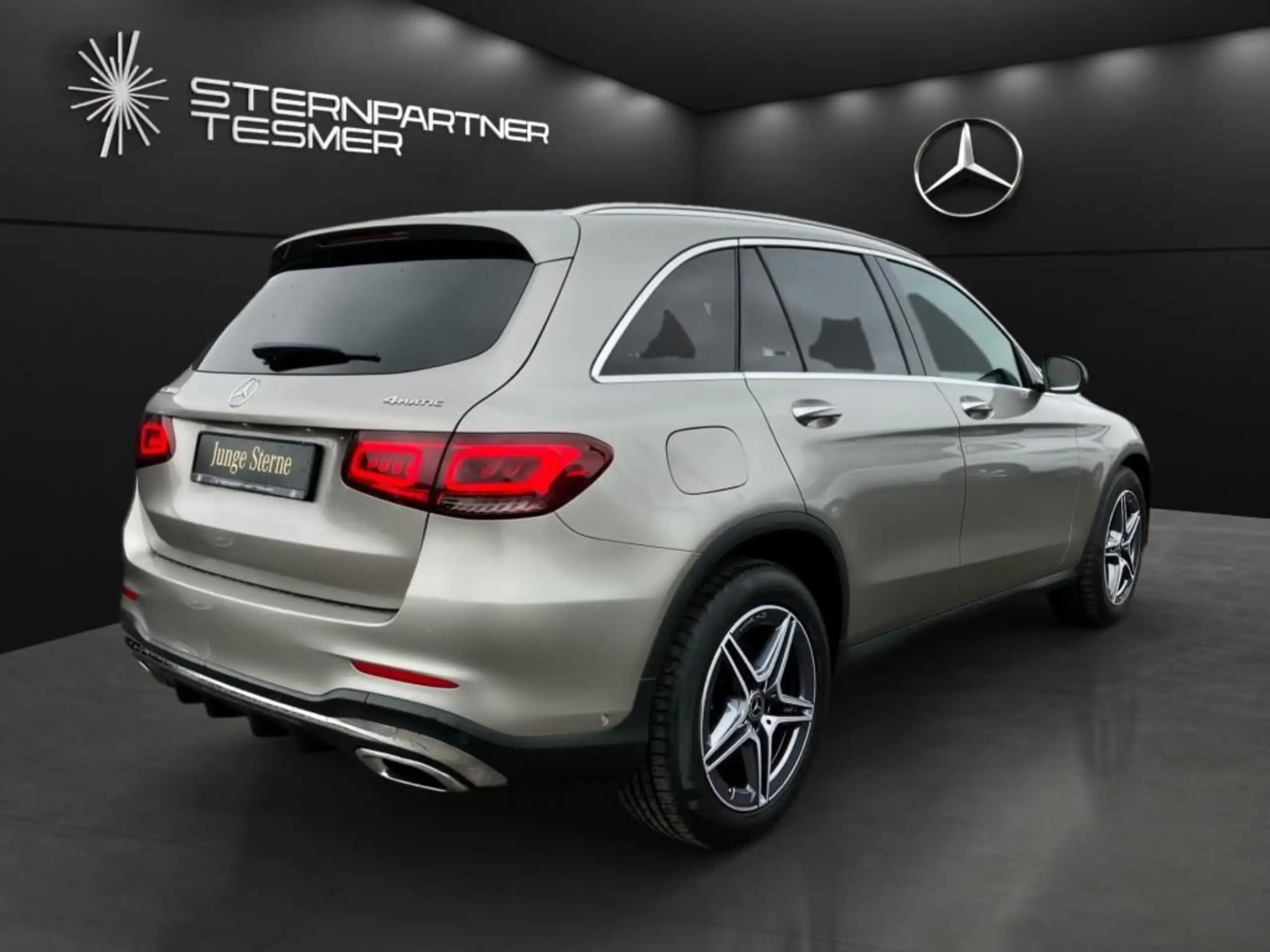 Mercedes-Benz - GLC 300