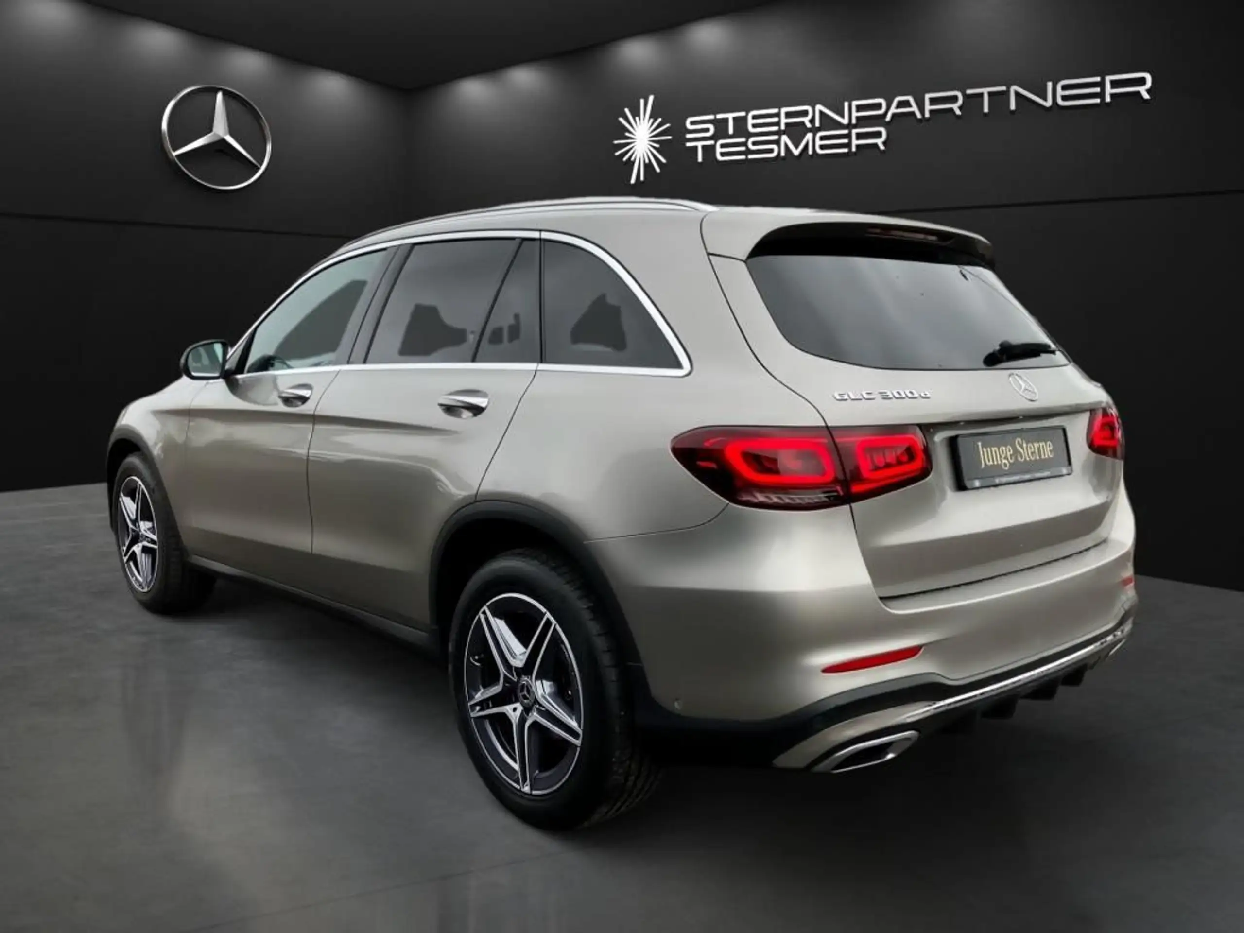 Mercedes-Benz - GLC 300