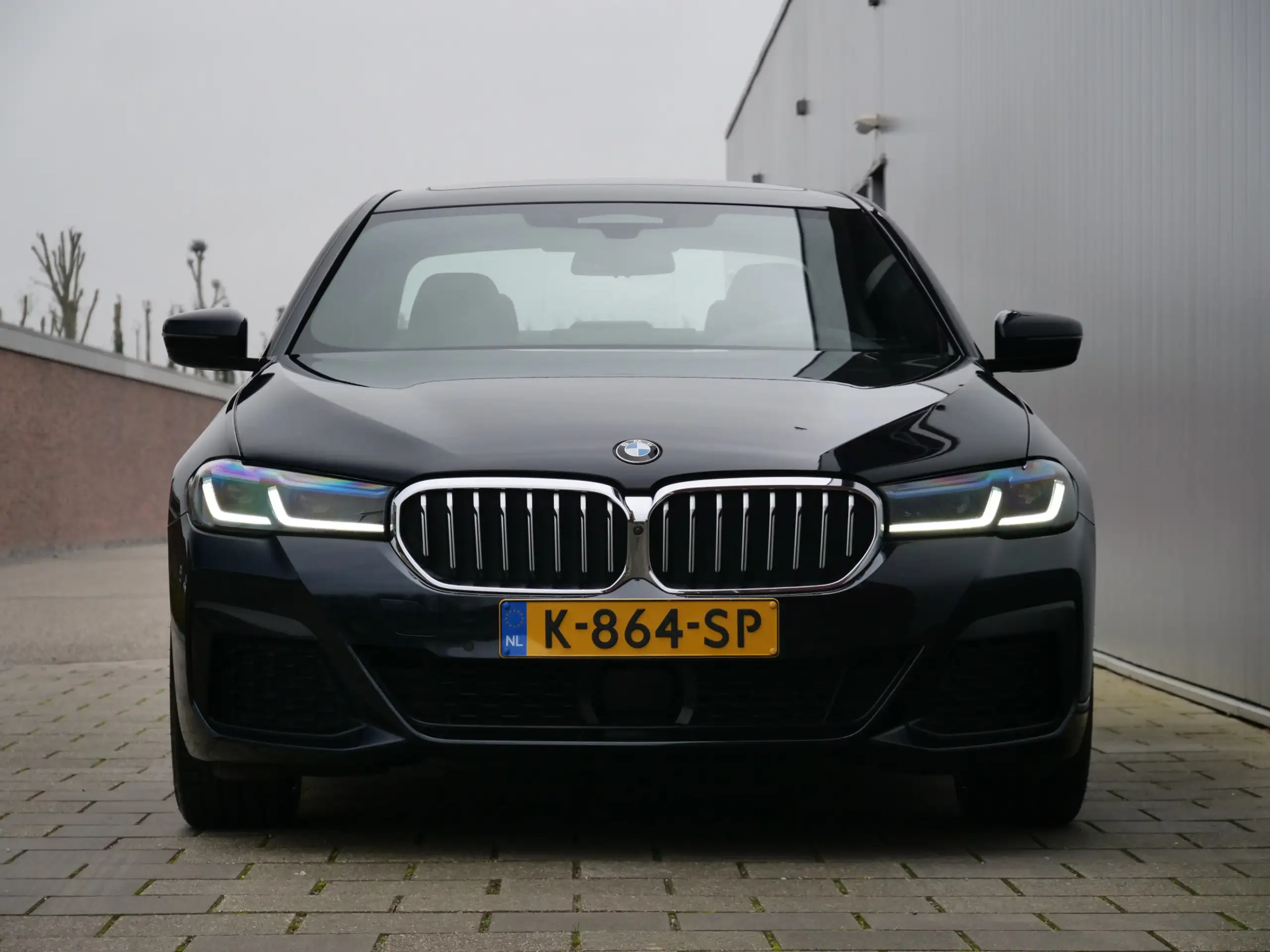 BMW - 530