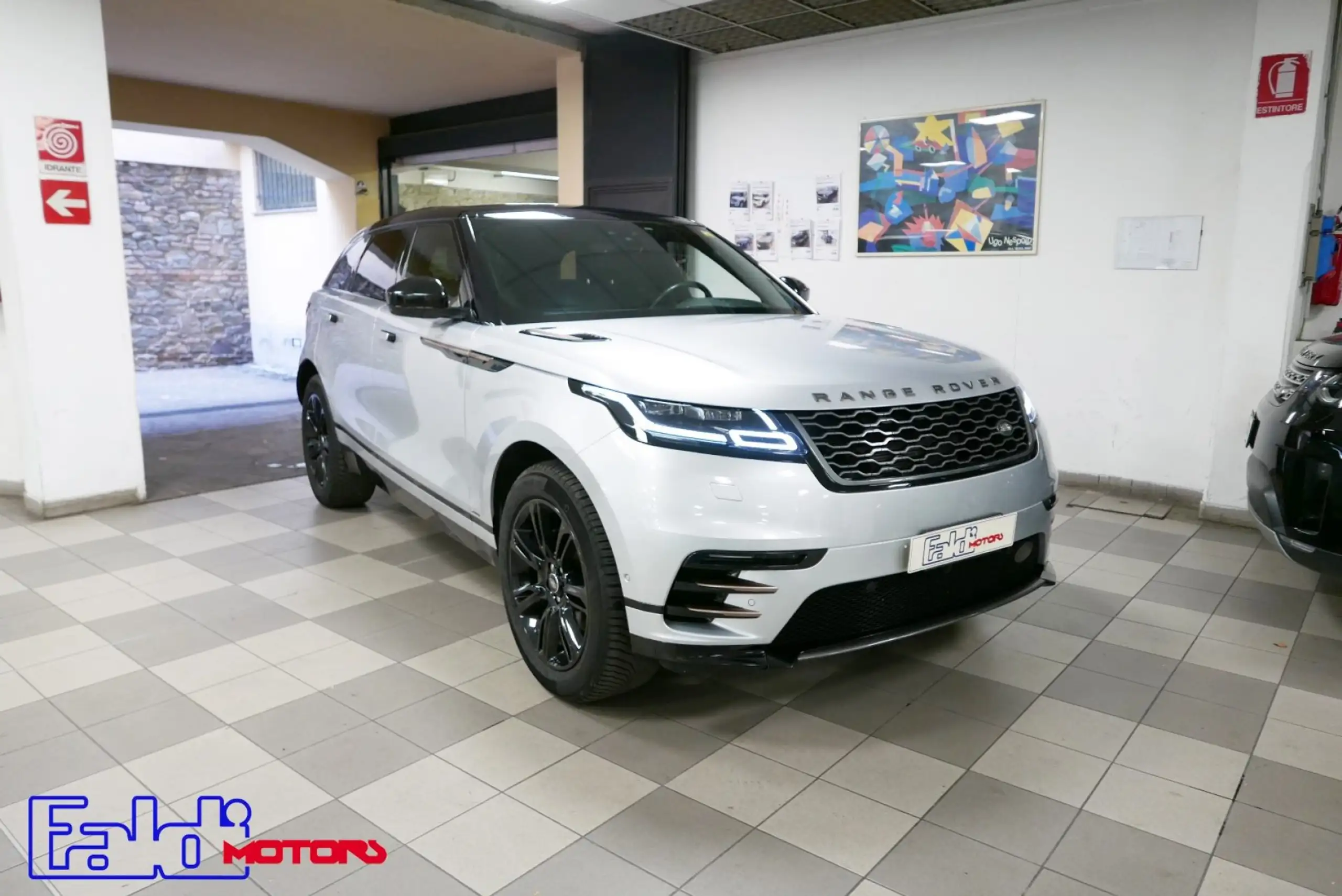 Land Rover - Range Rover Velar