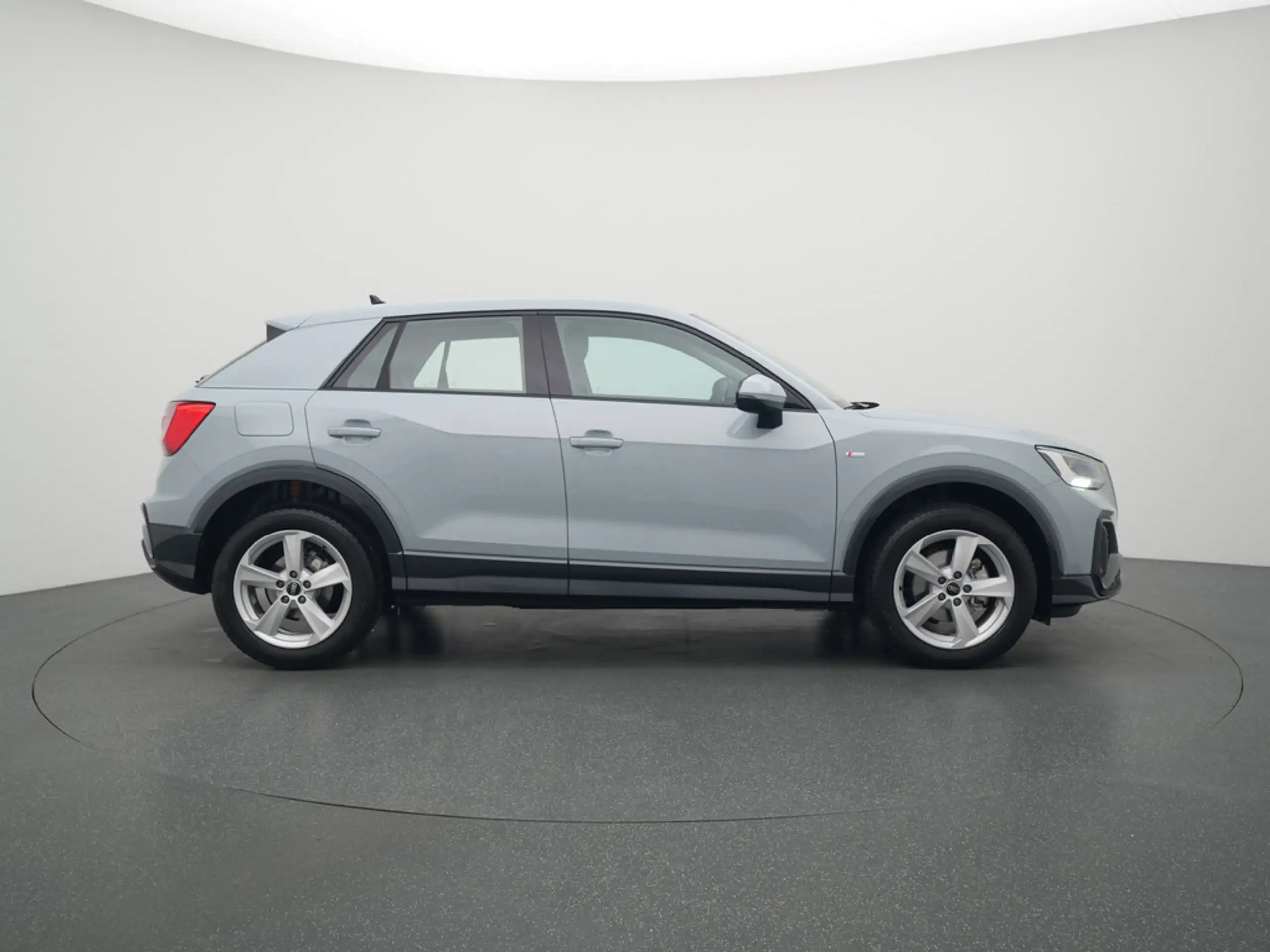 Audi - Q2