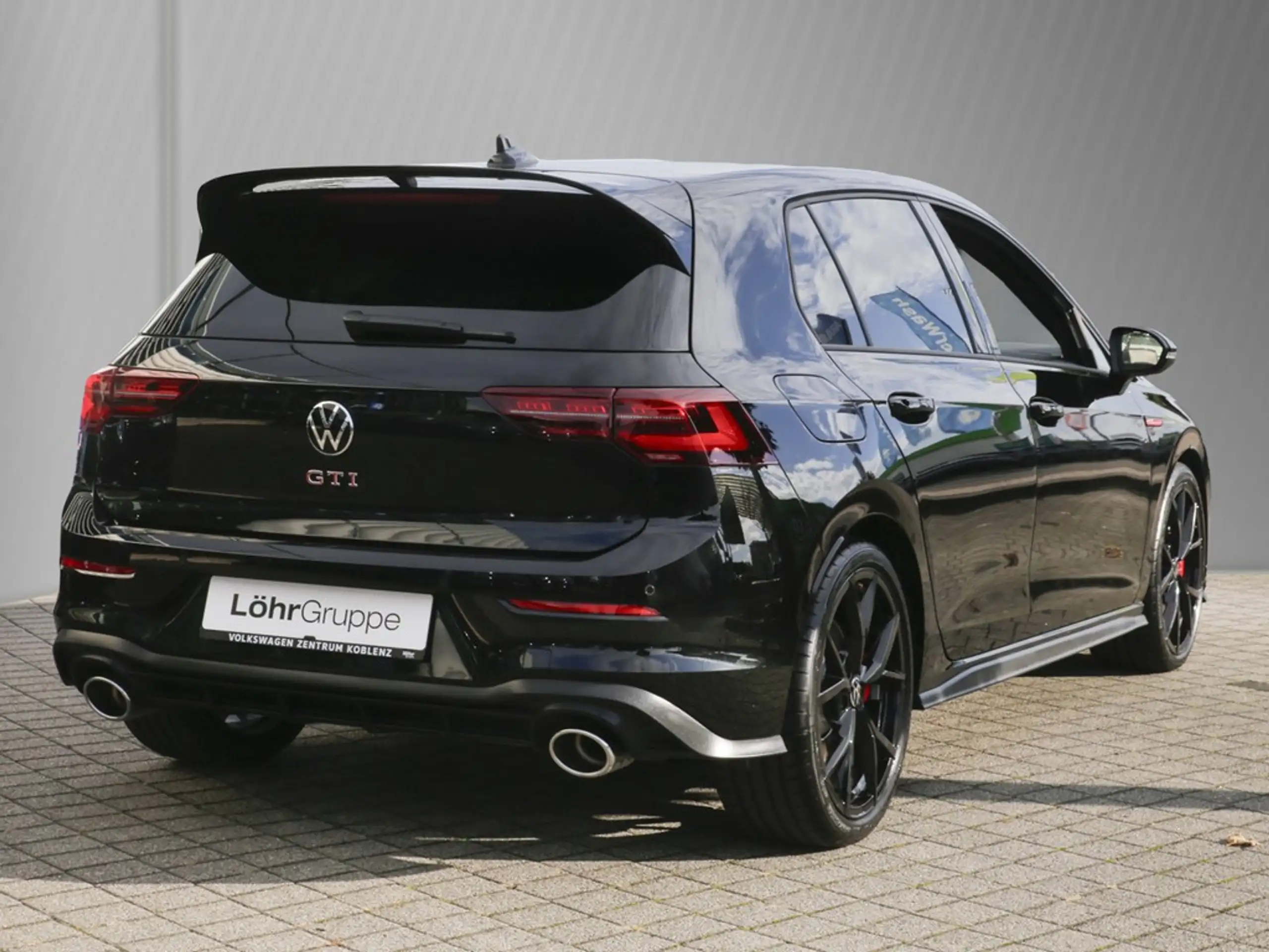 Volkswagen - Golf GTI