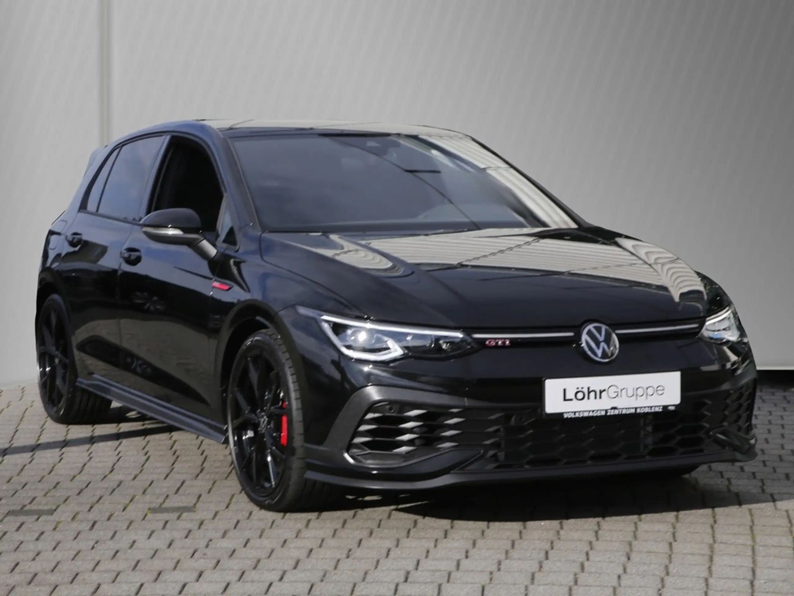 Volkswagen - Golf GTI