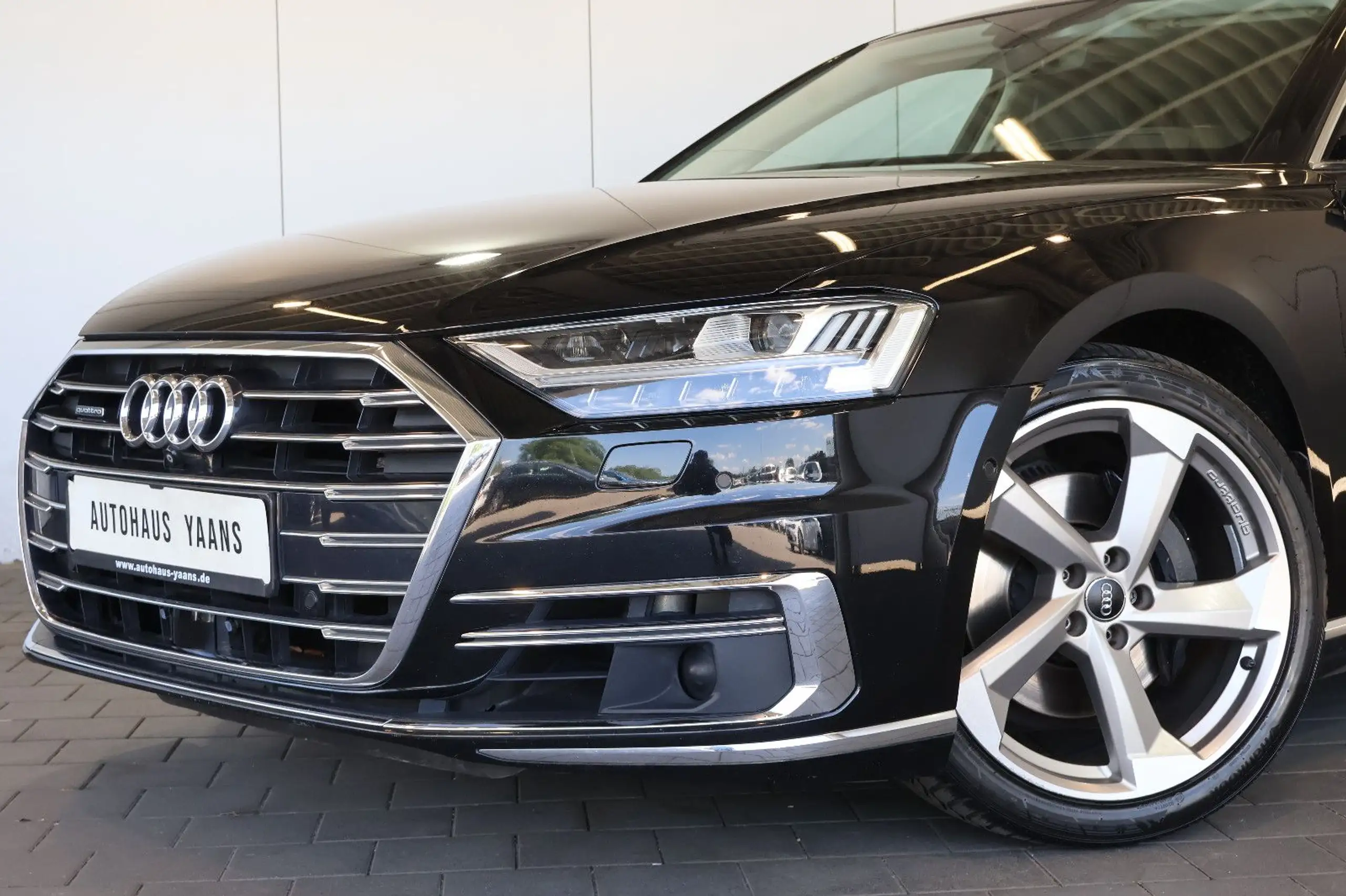 Audi - A8