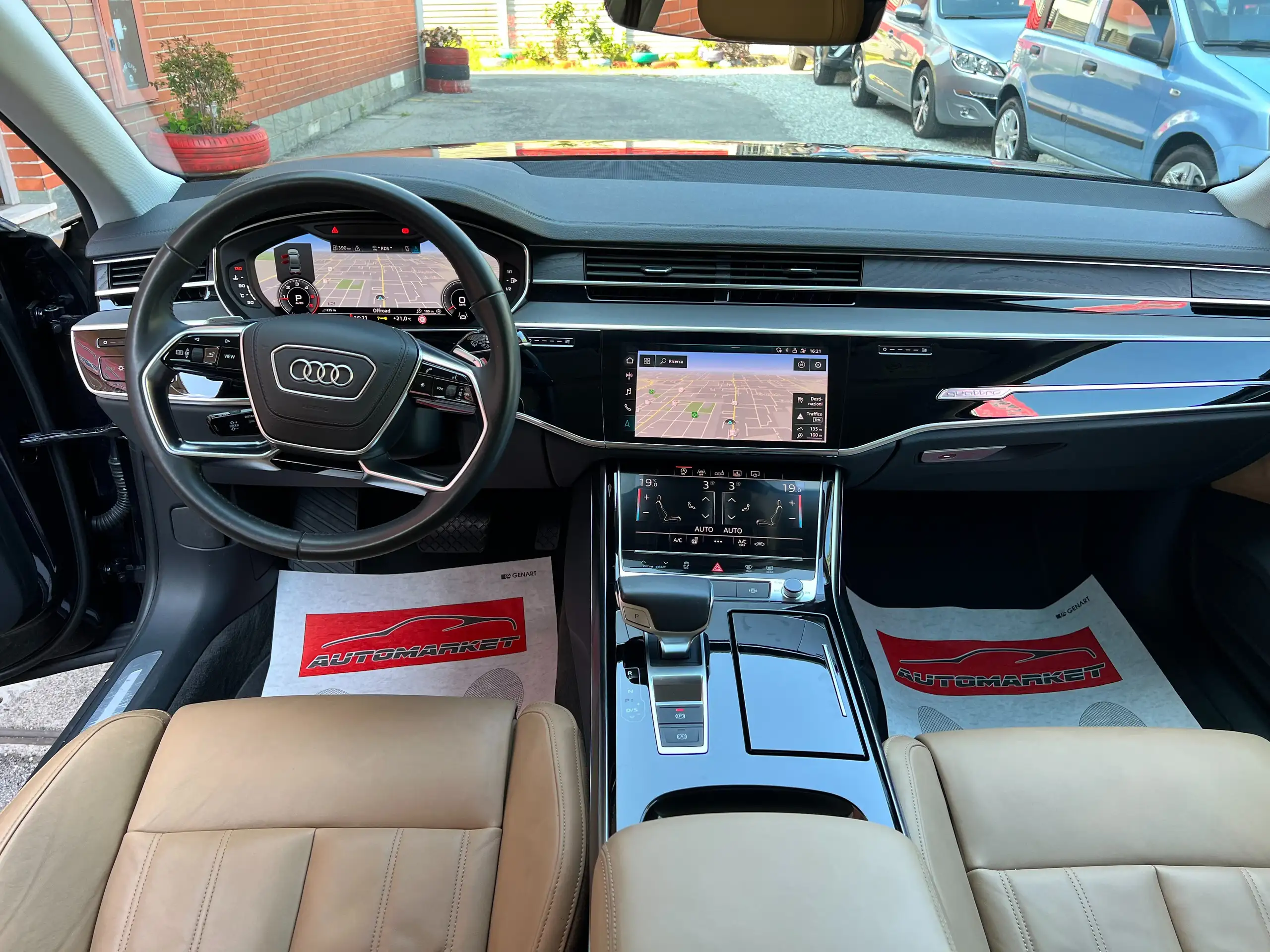 Audi - A8