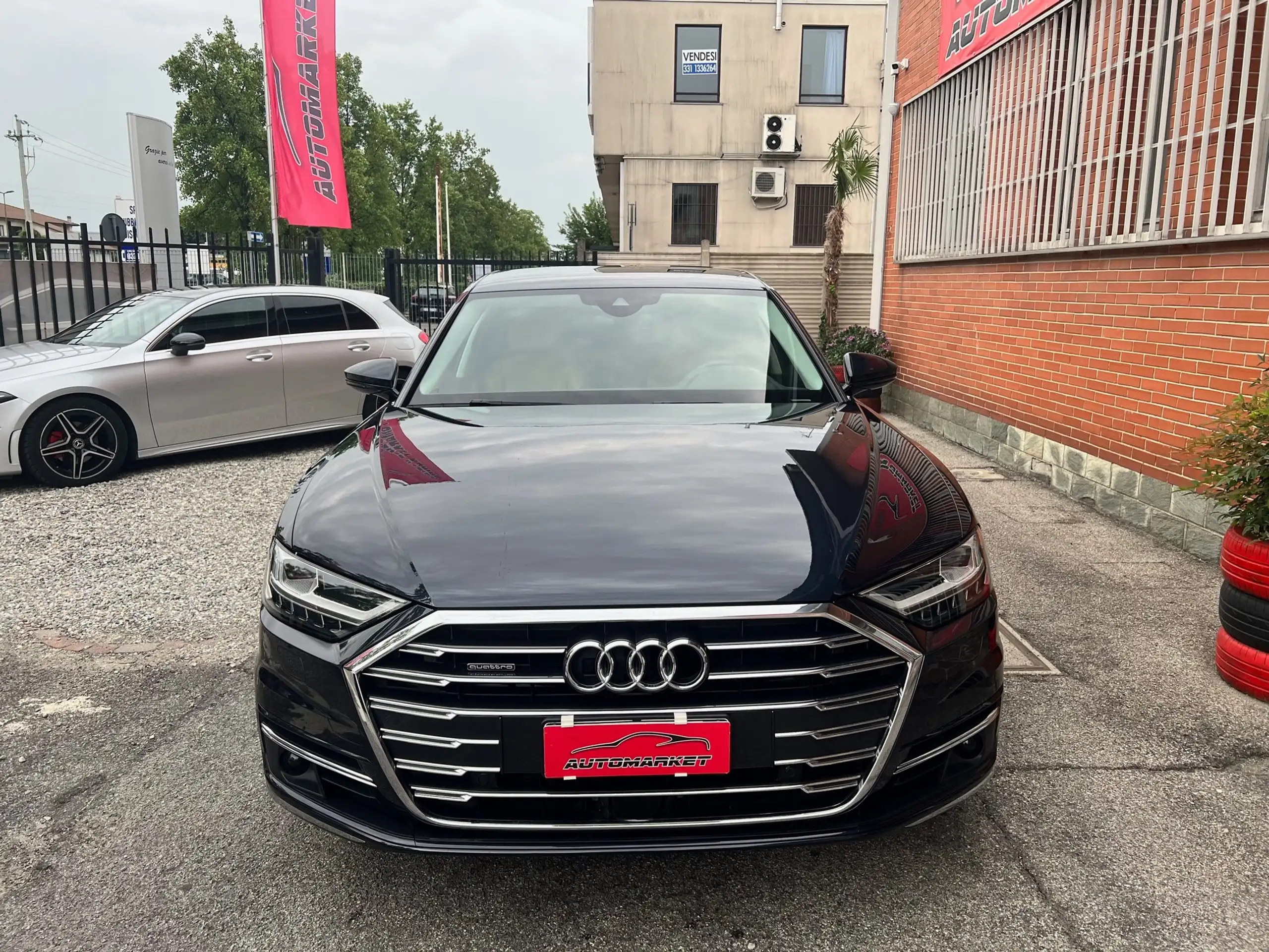 Audi - A8