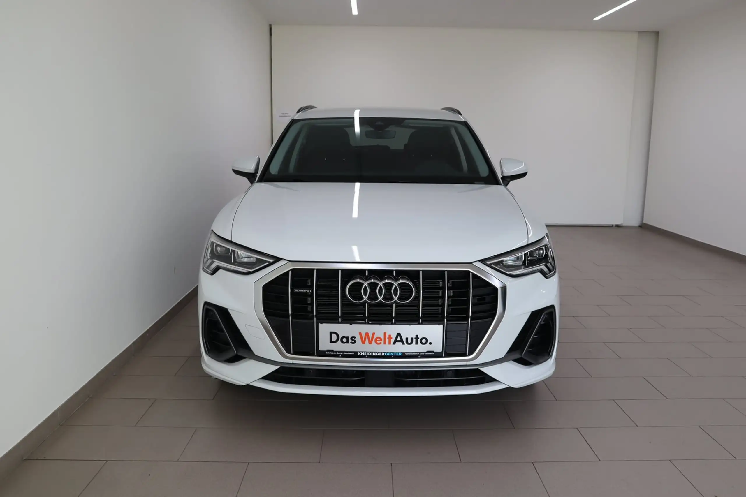 Audi - Q3