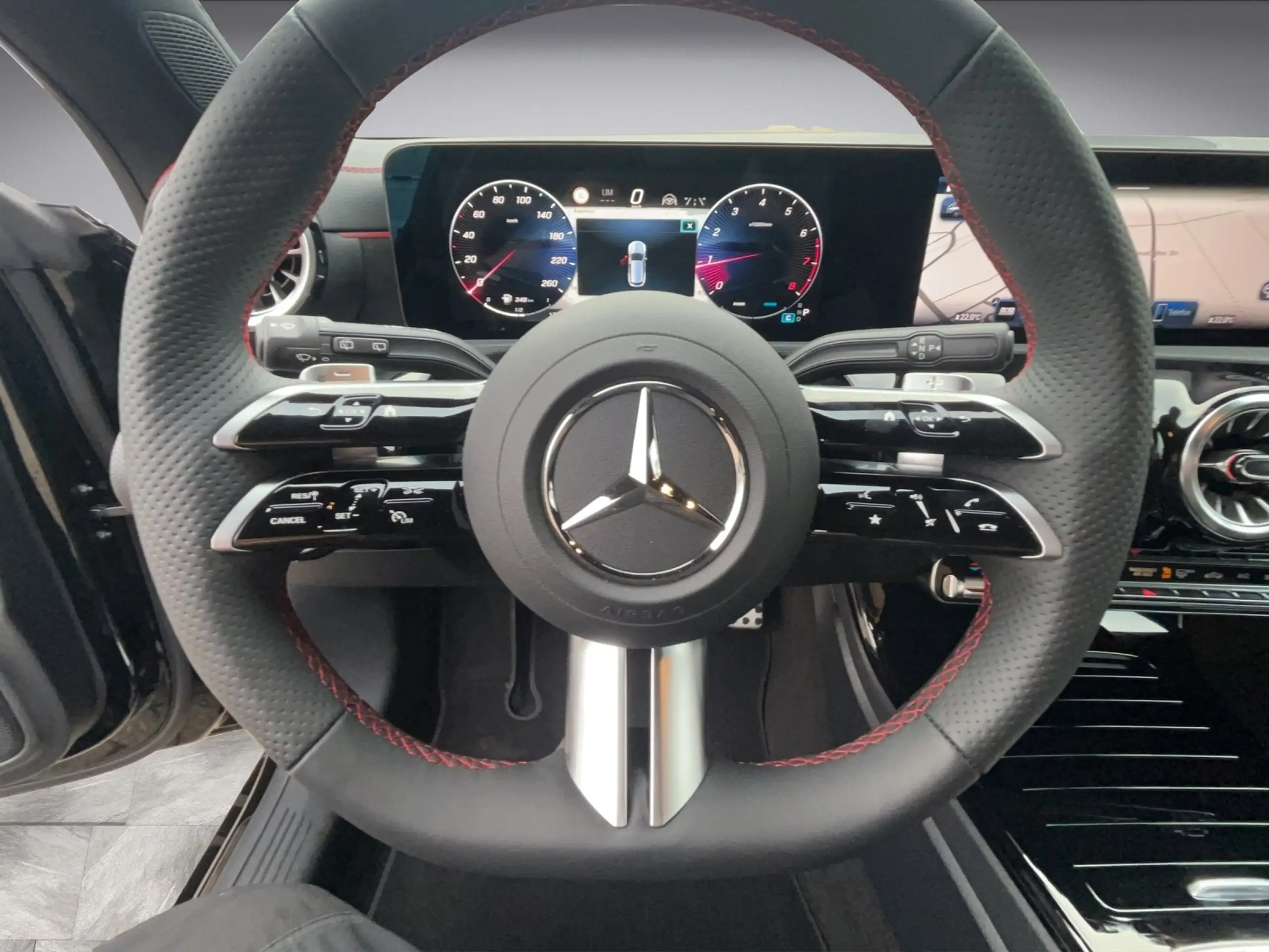 Mercedes-Benz - CLA 200