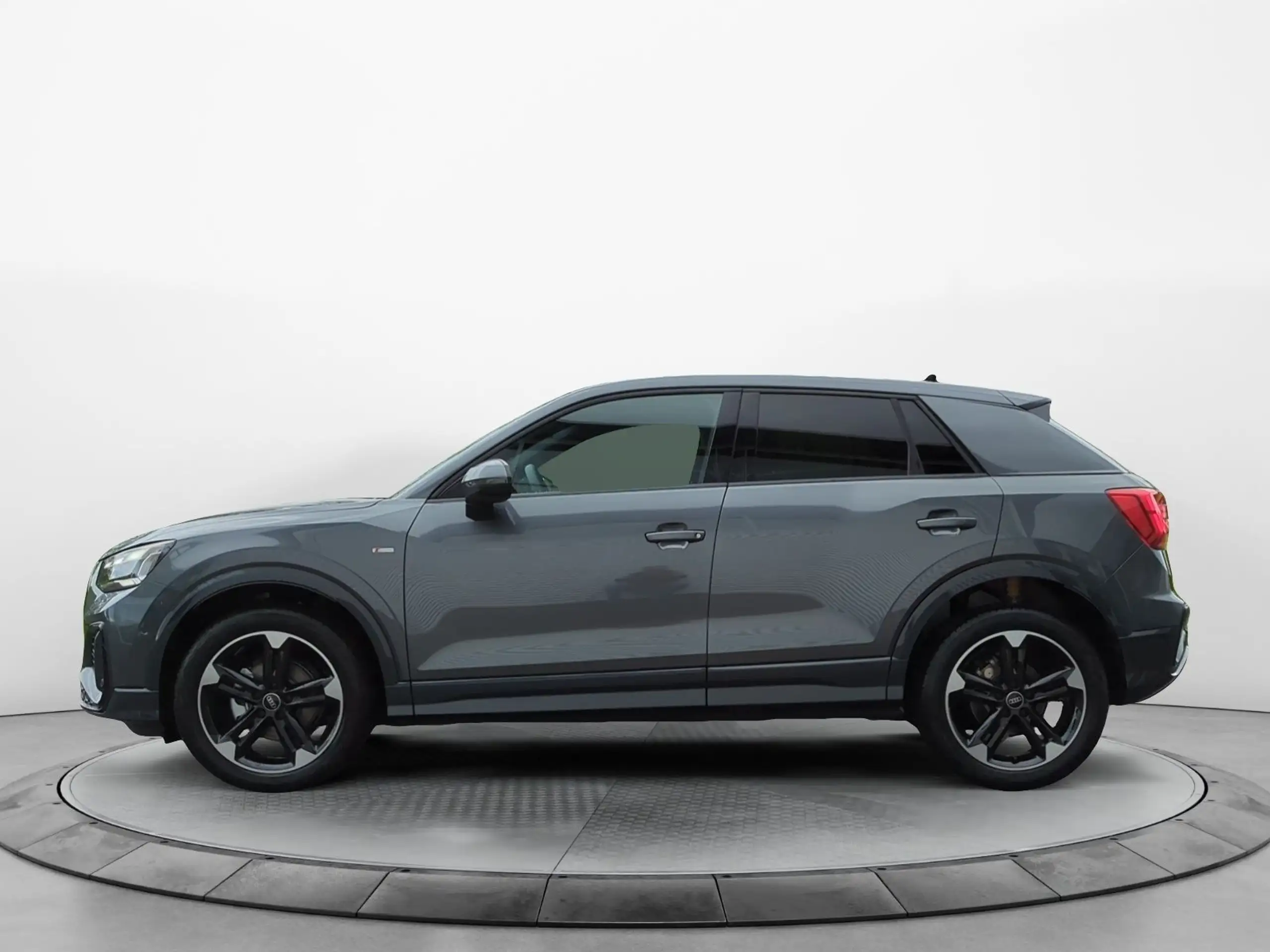 Audi - Q2