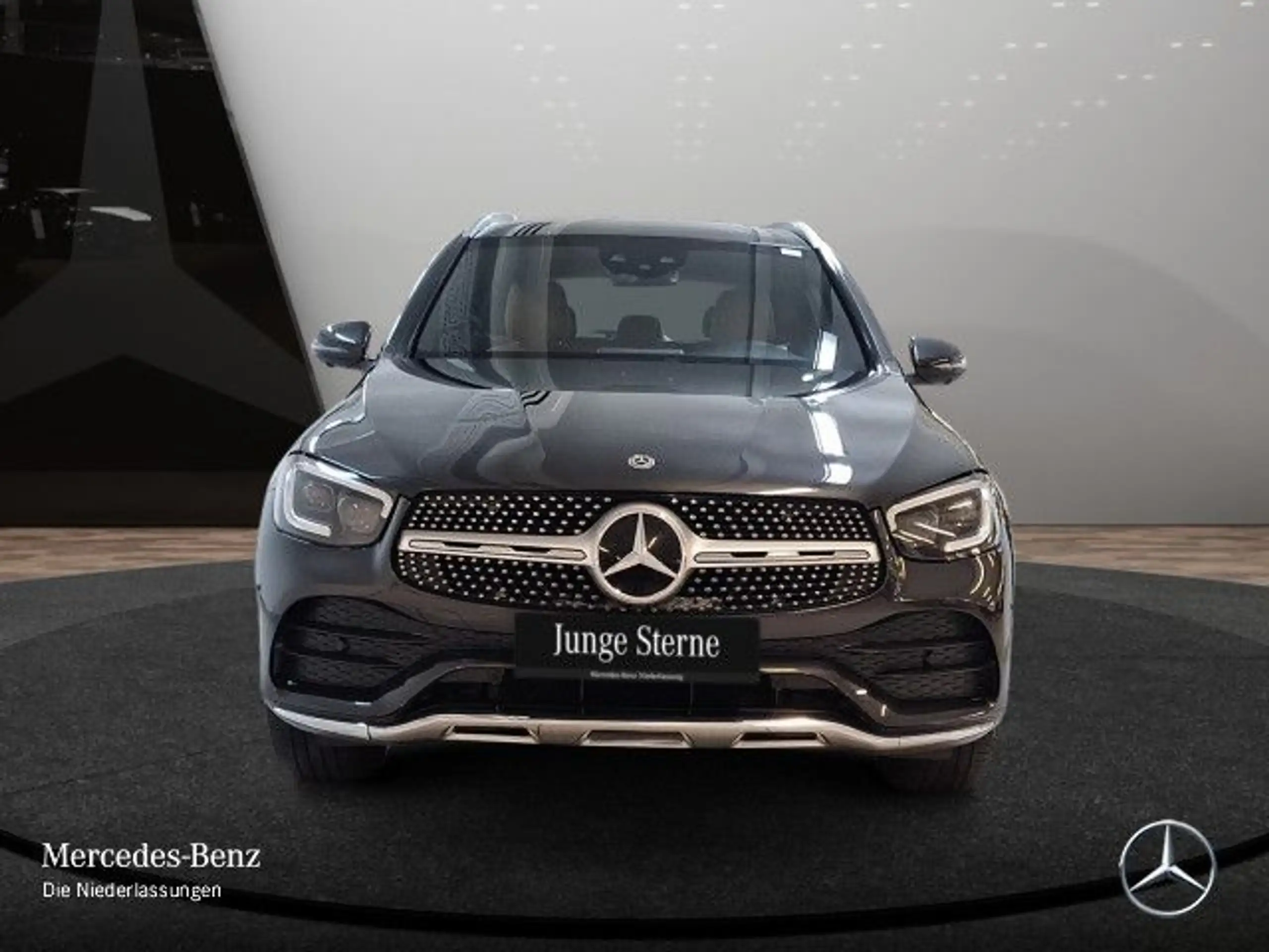 Mercedes-Benz - GLC 300