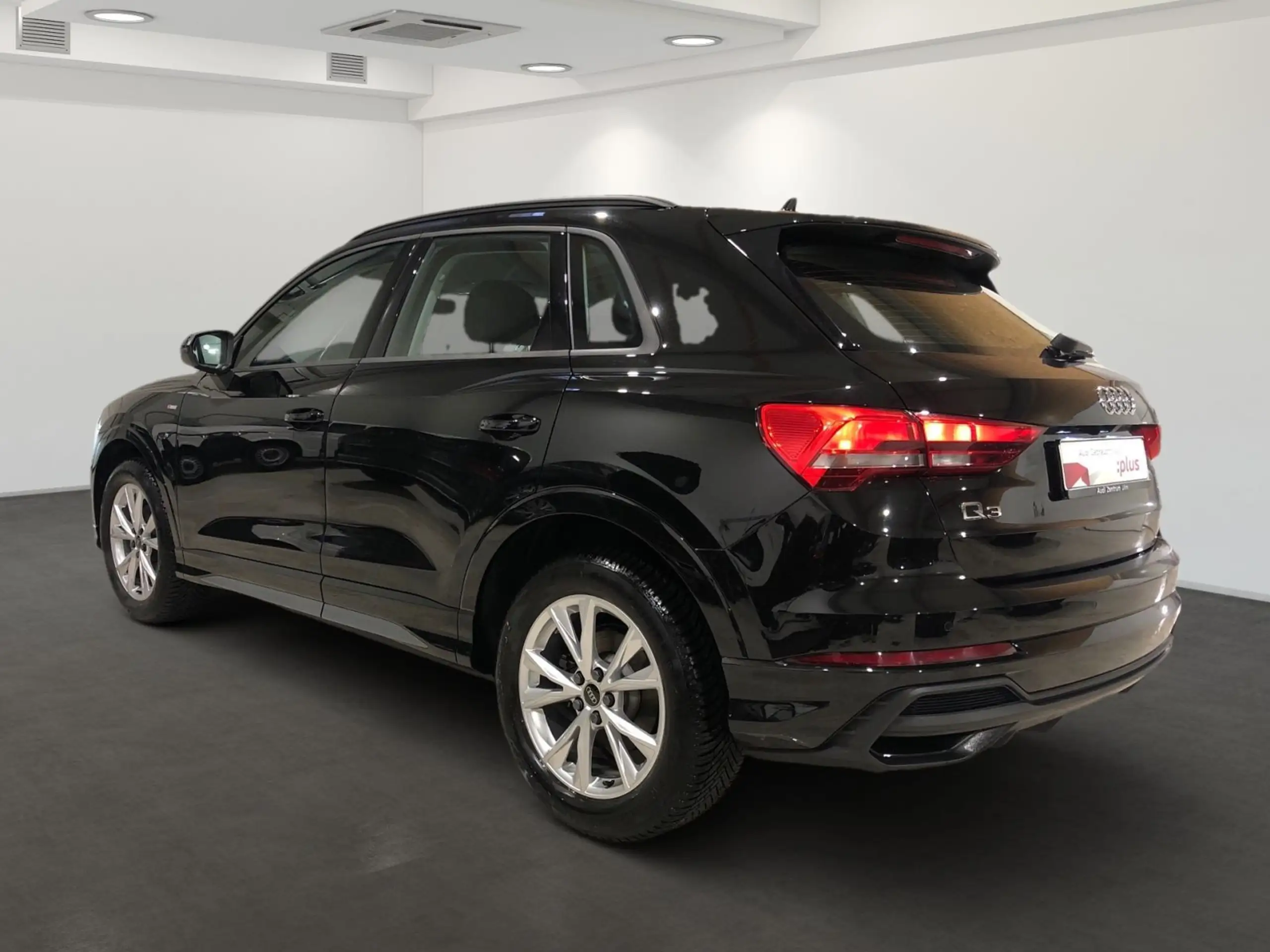 Audi - Q3