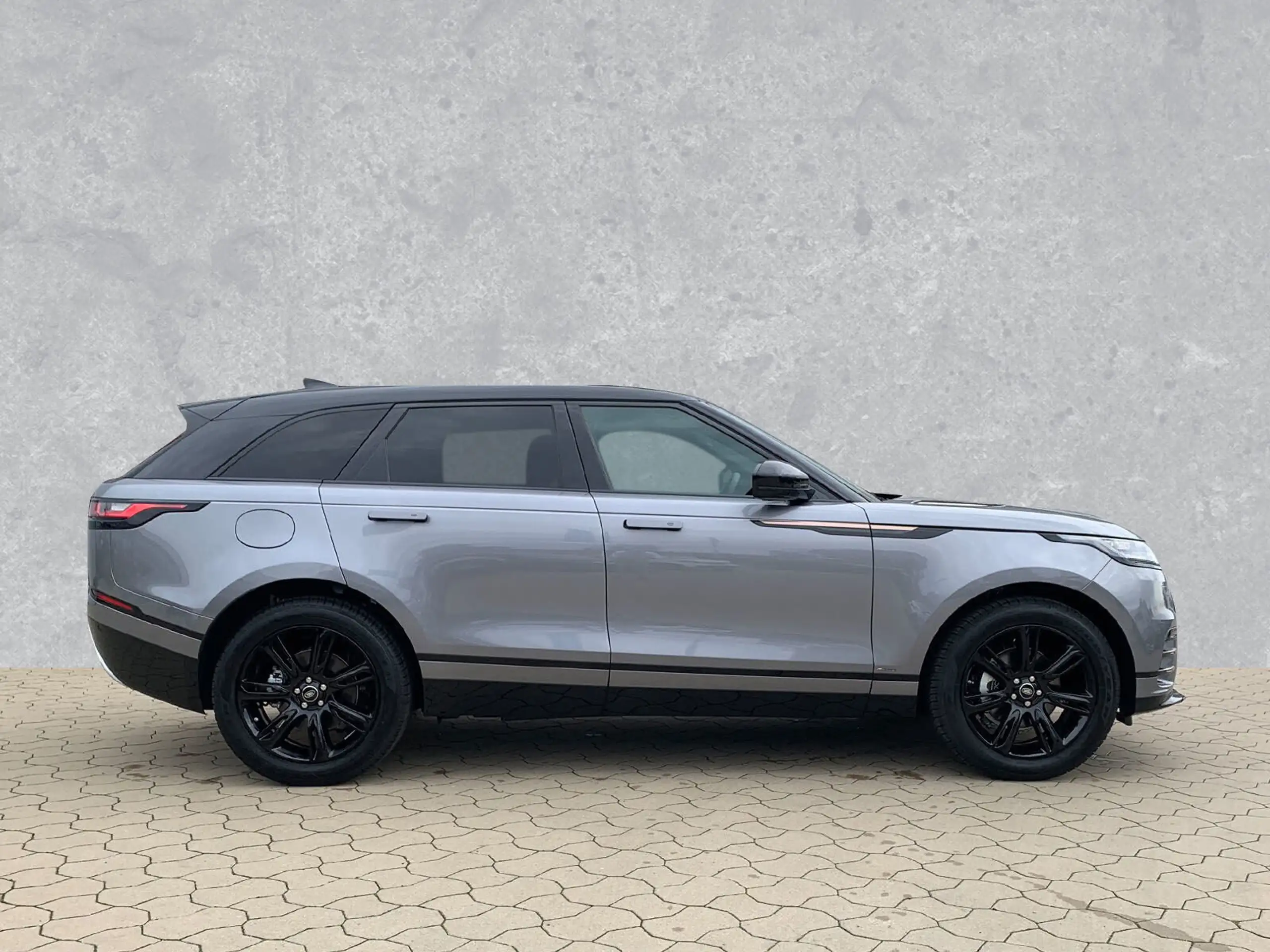 Land Rover - Range Rover Velar