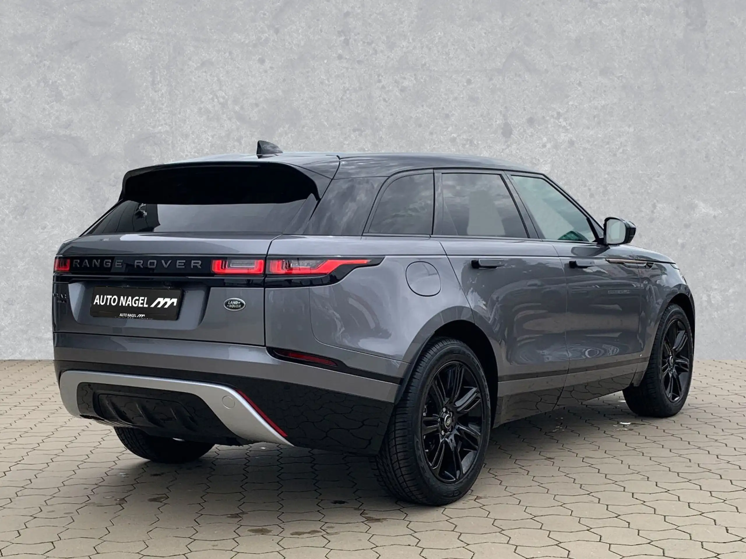 Land Rover - Range Rover Velar