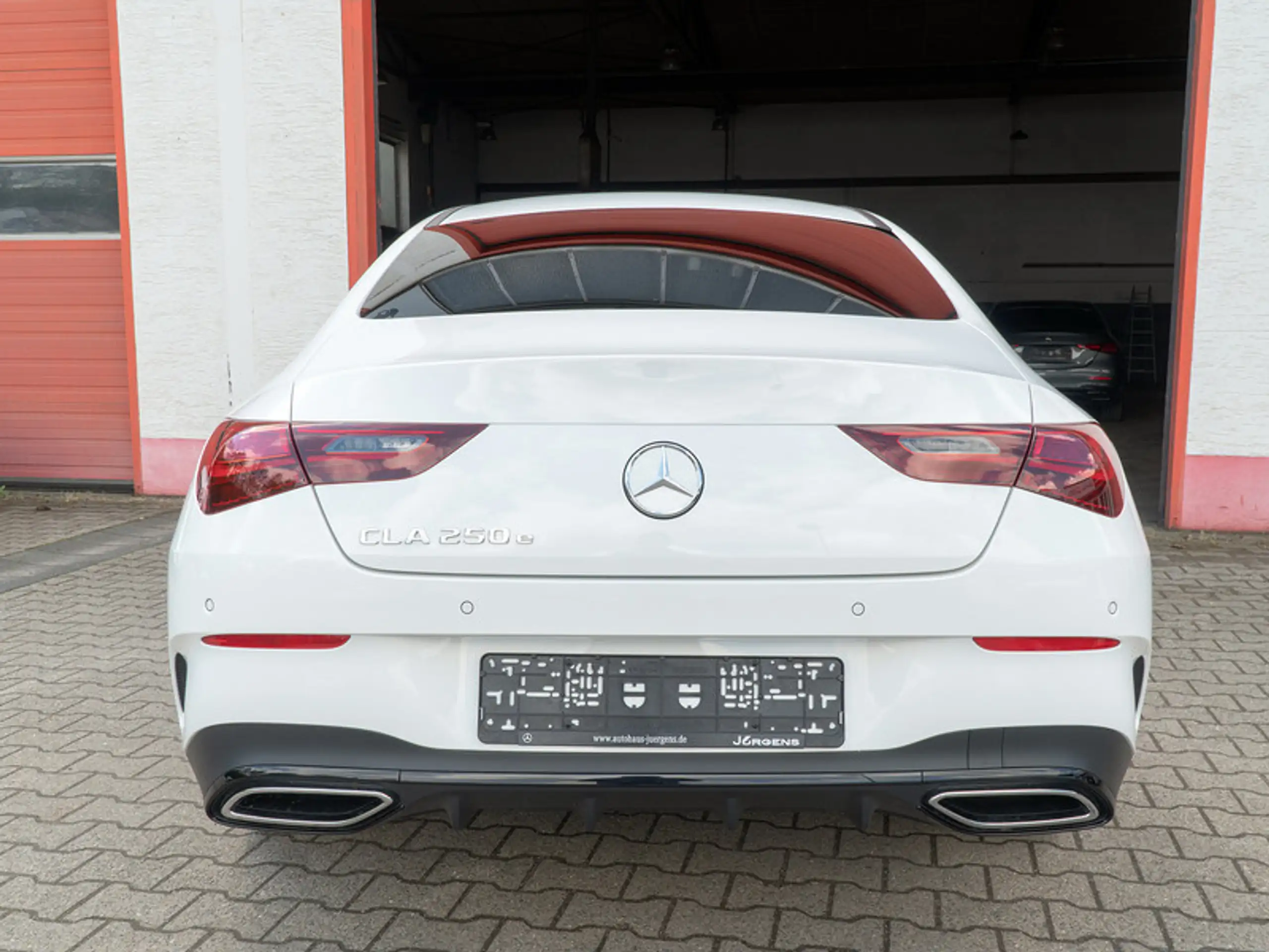 Mercedes-Benz - CLA 250