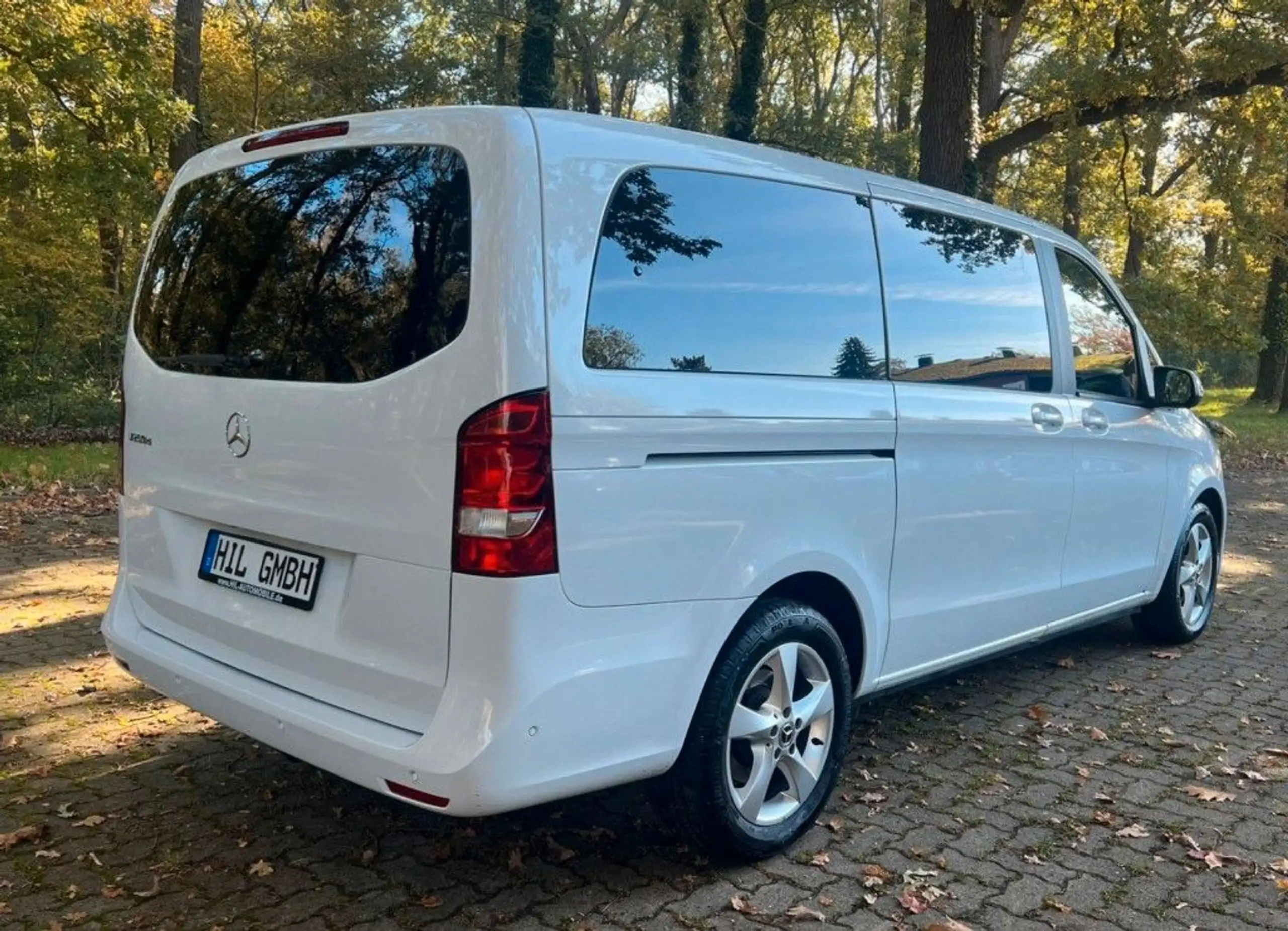 Mercedes-Benz - V 250