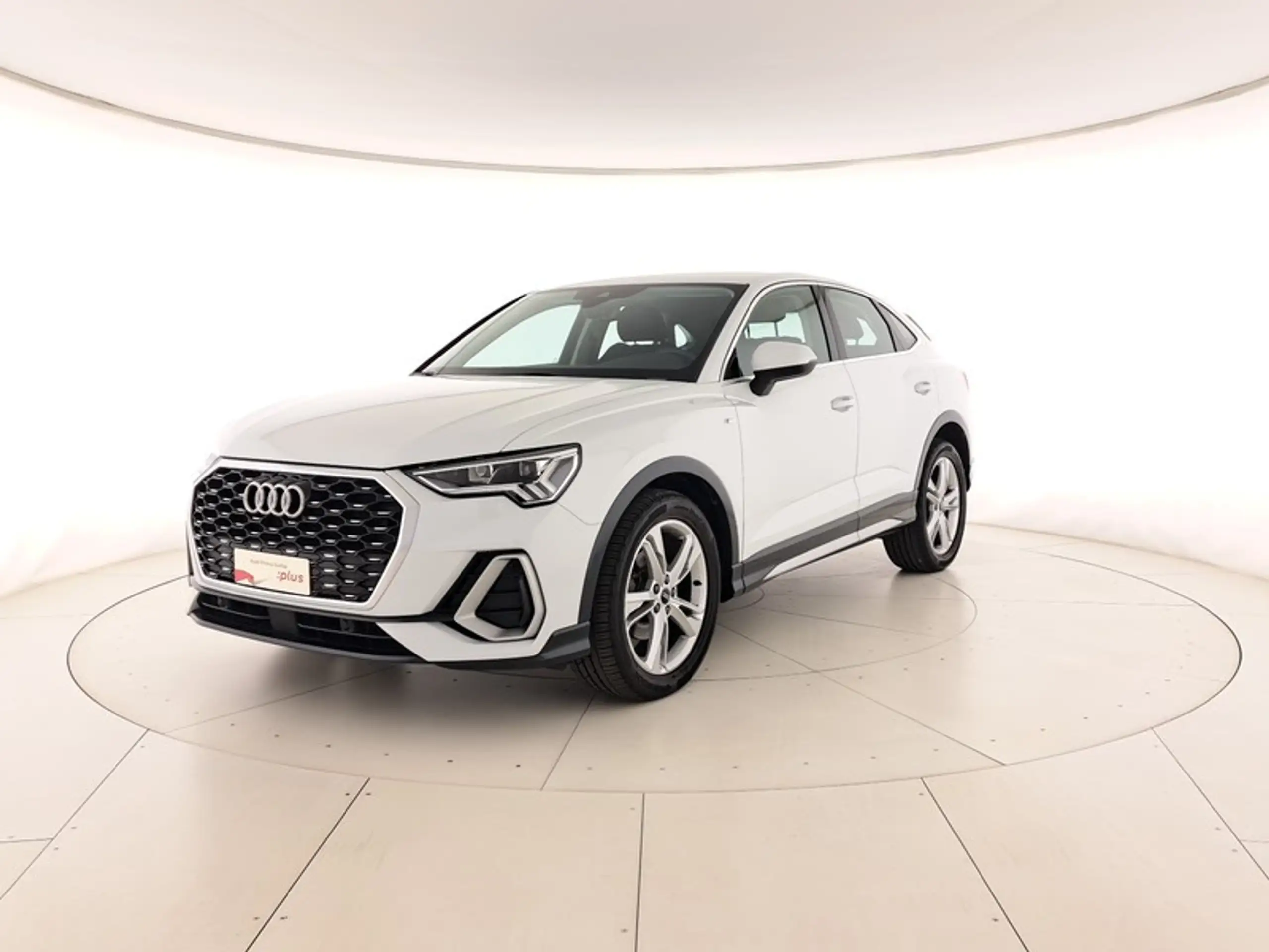 Audi - Q3