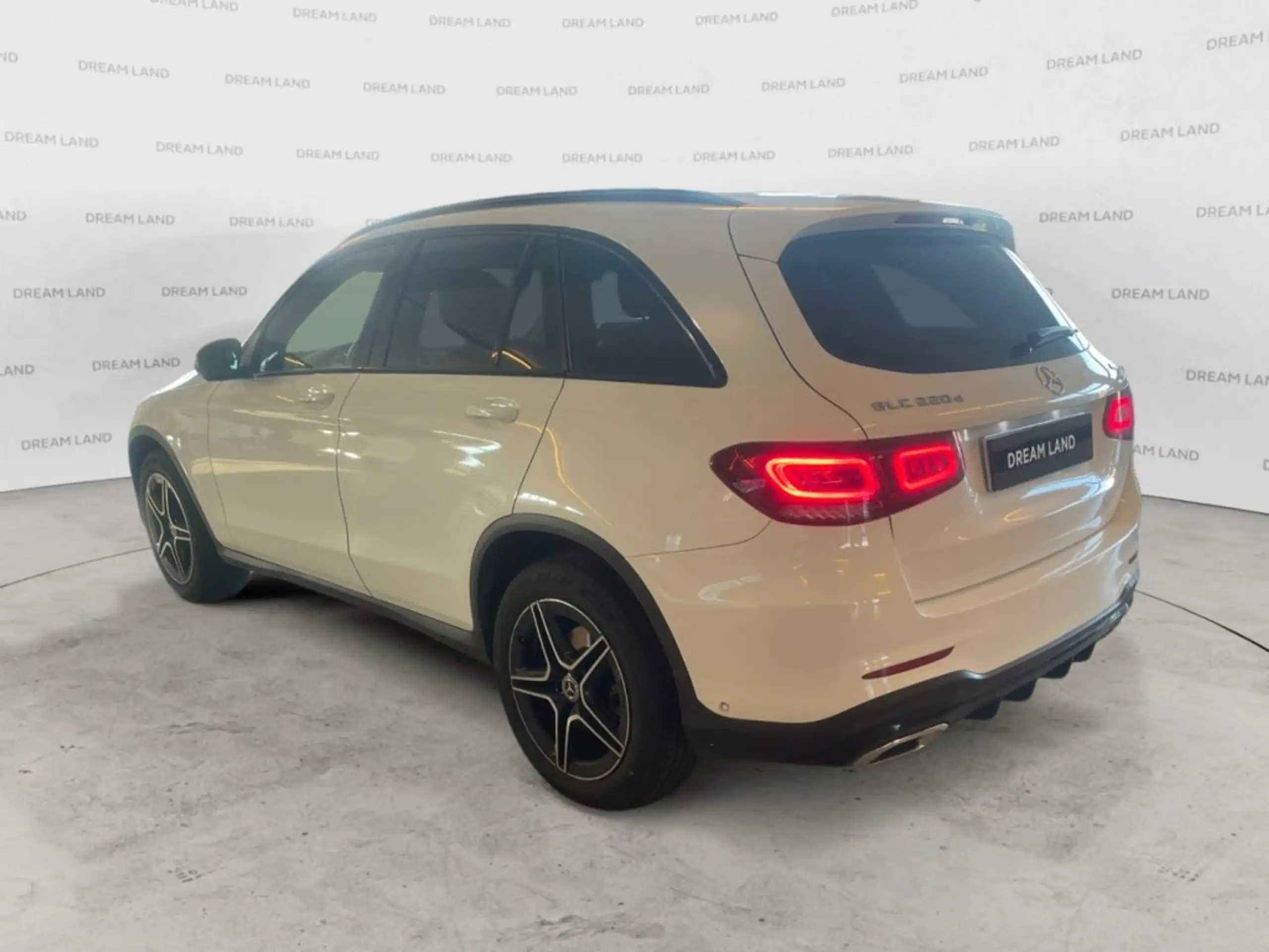 Mercedes-Benz - GLC 220