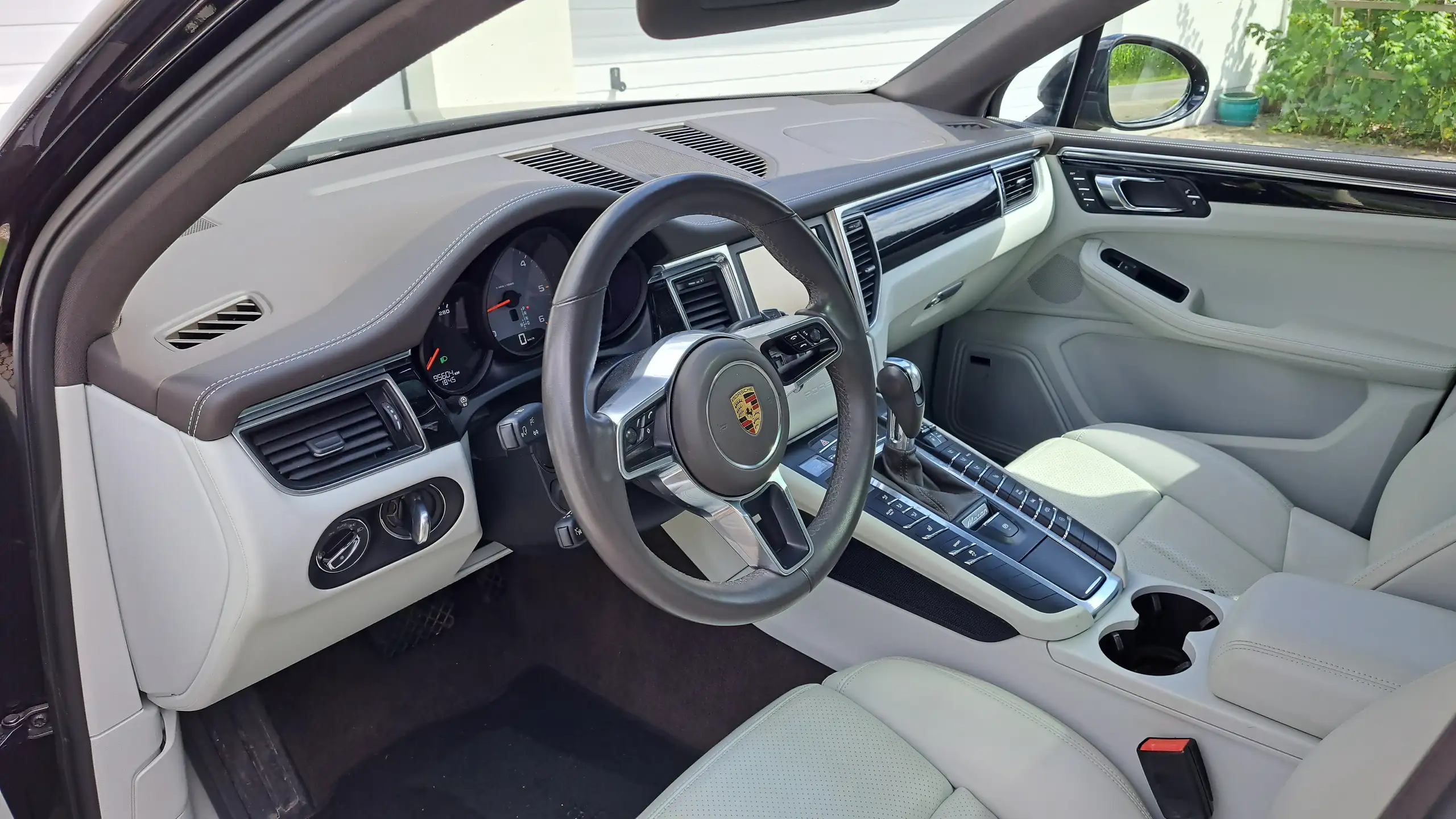 Porsche - Macan