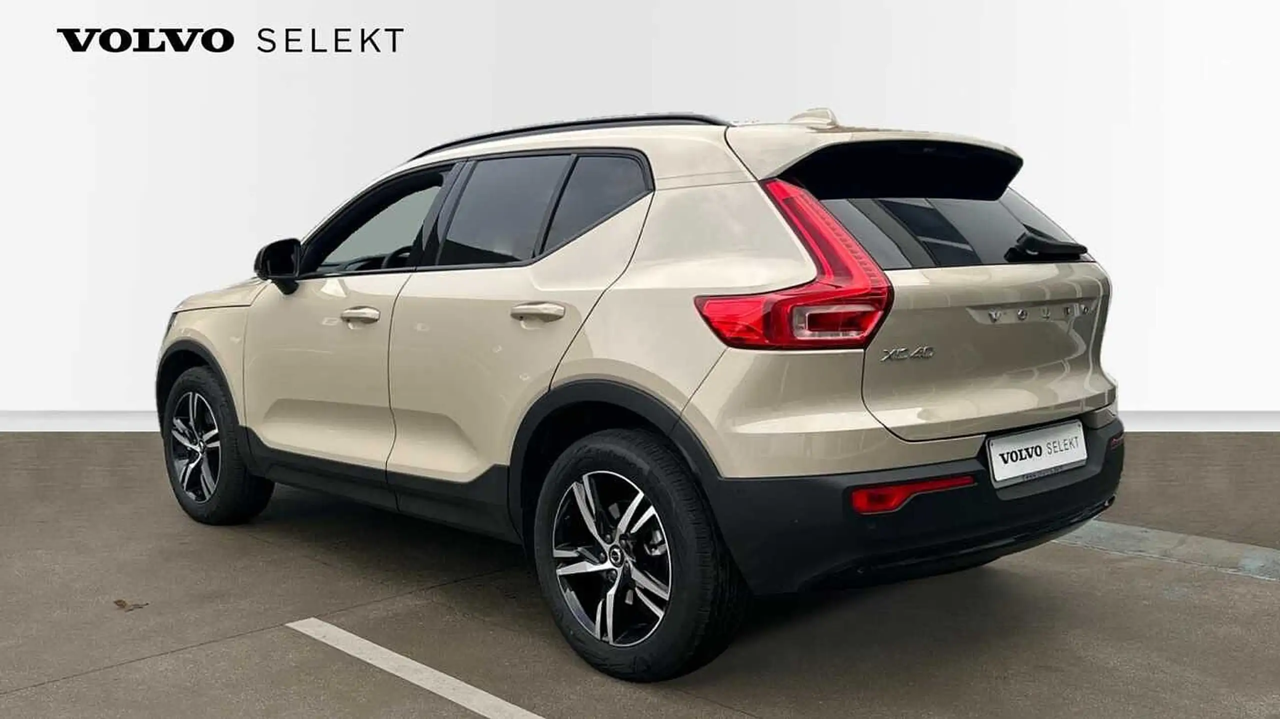 Volvo - XC40