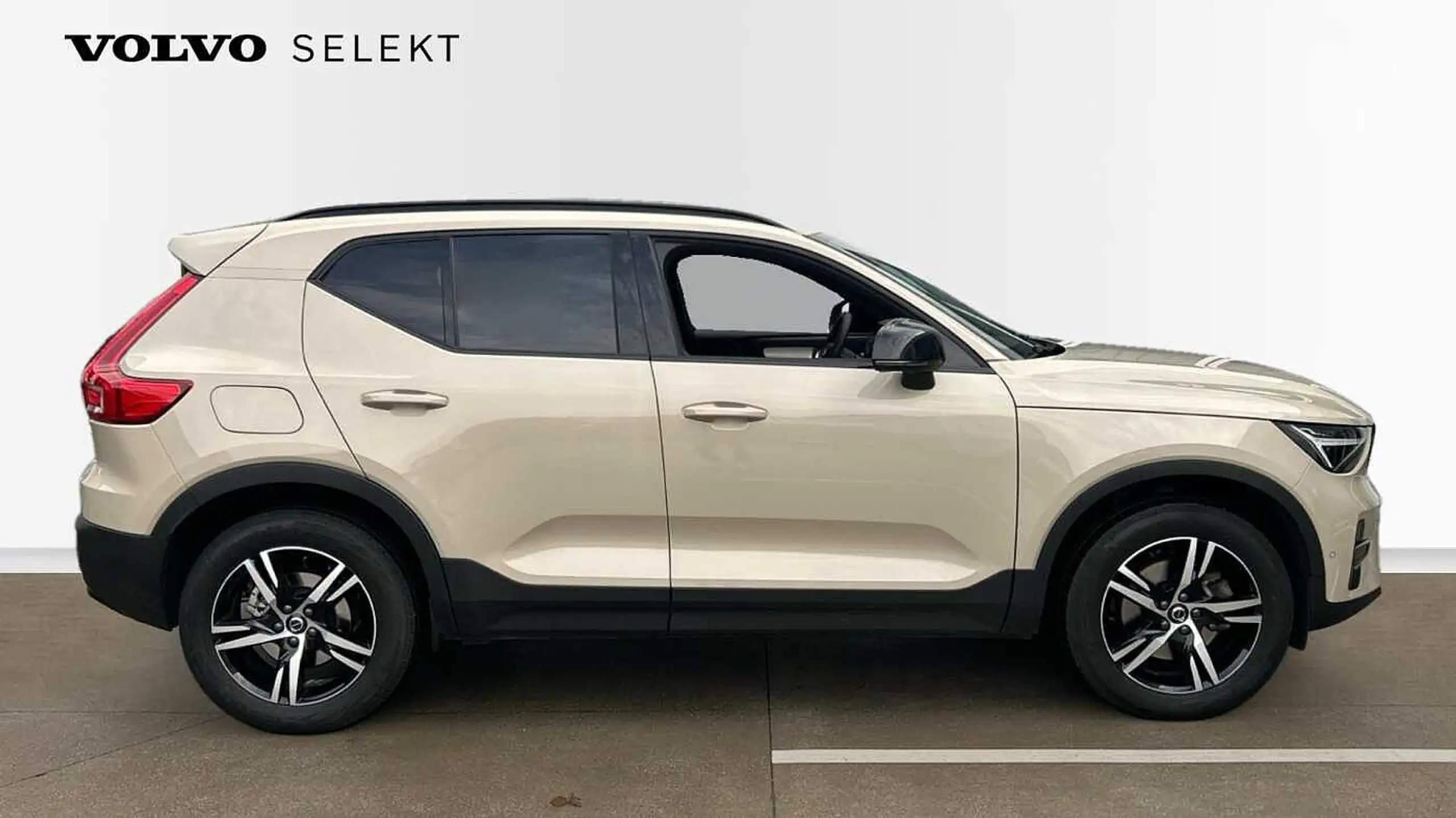 Volvo - XC40