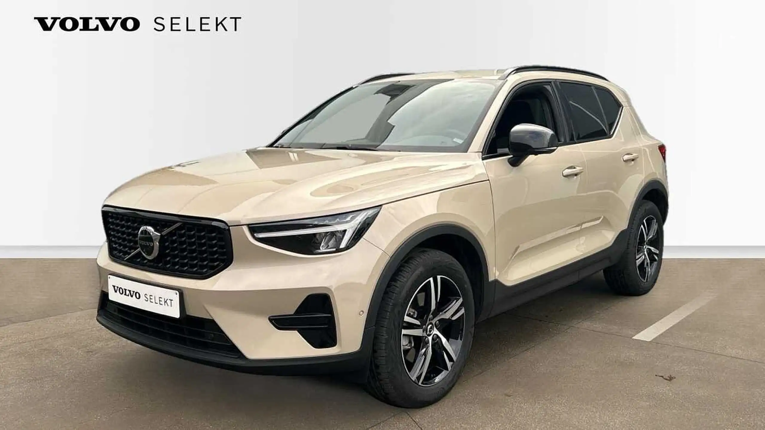 Volvo - XC40