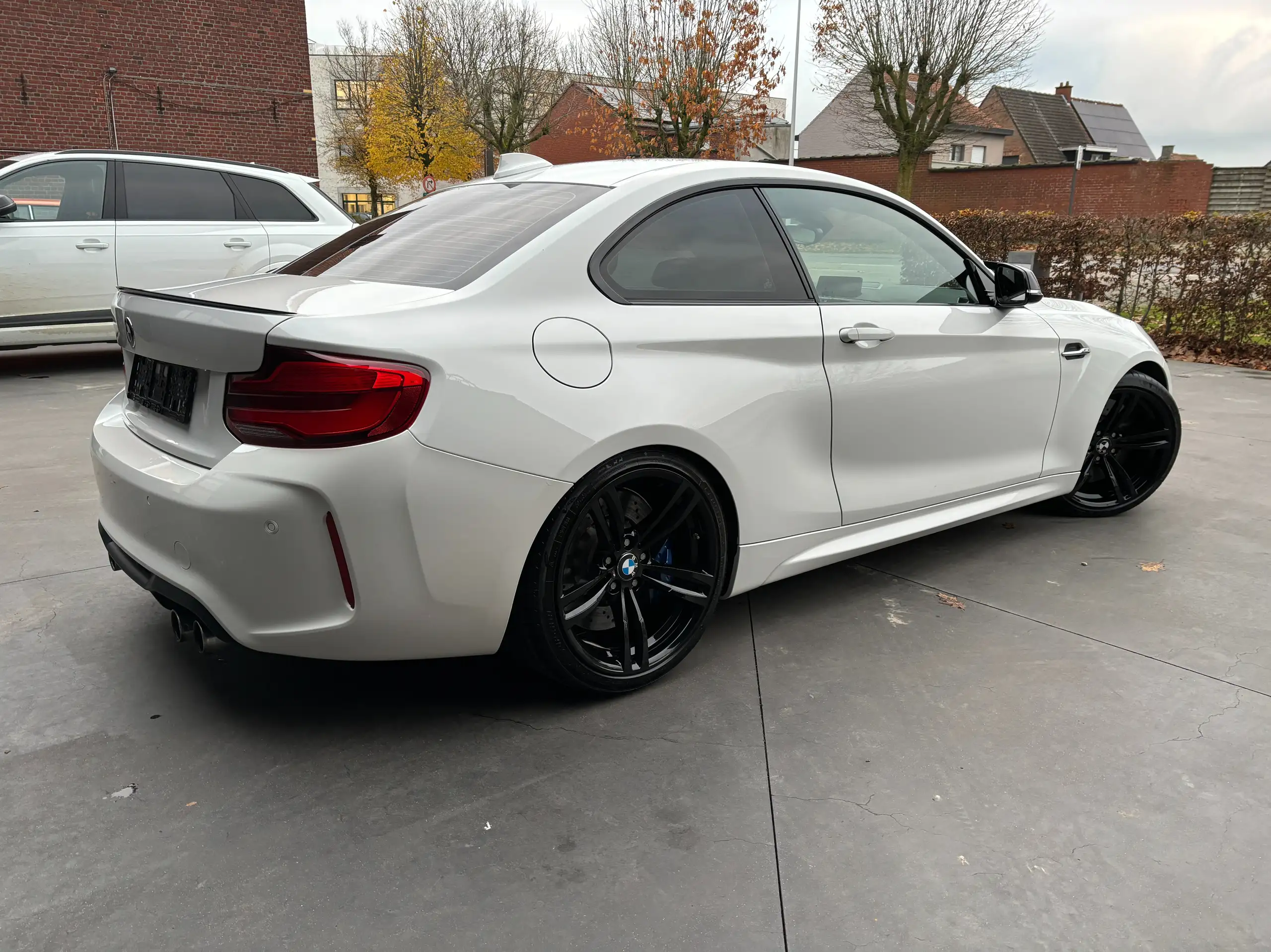 BMW - M2