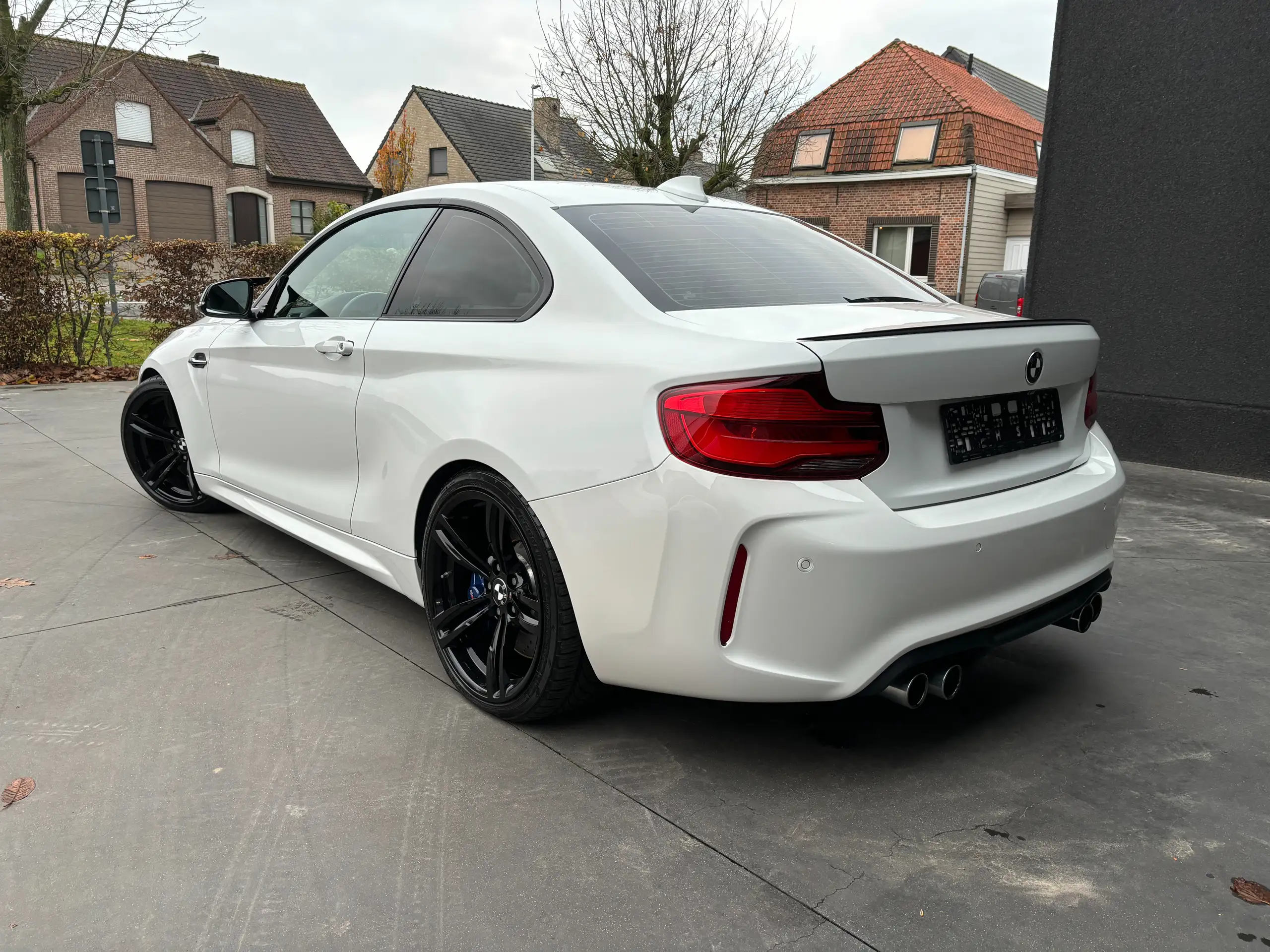 BMW - M2