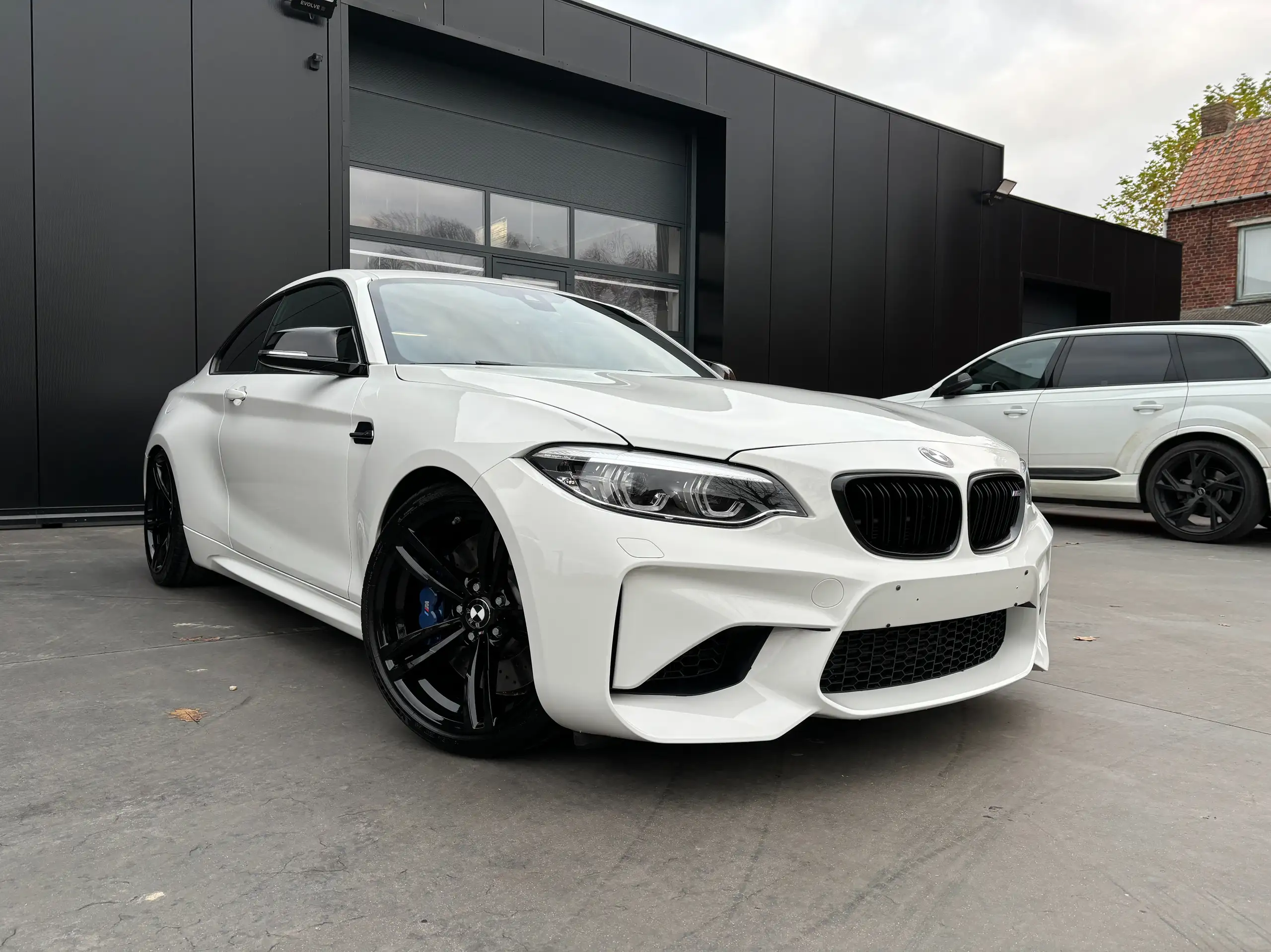 BMW - M2