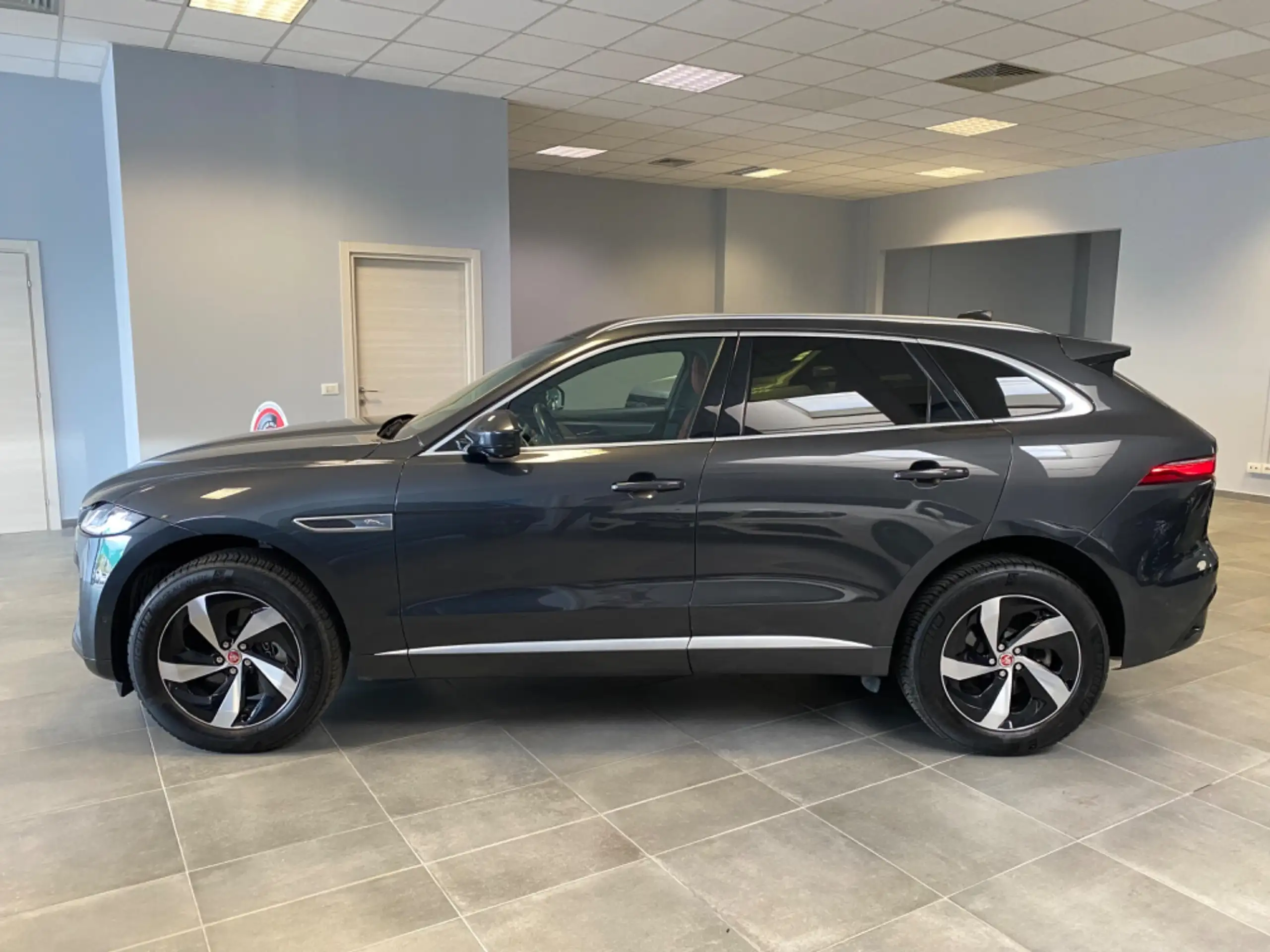 Jaguar - F-Pace