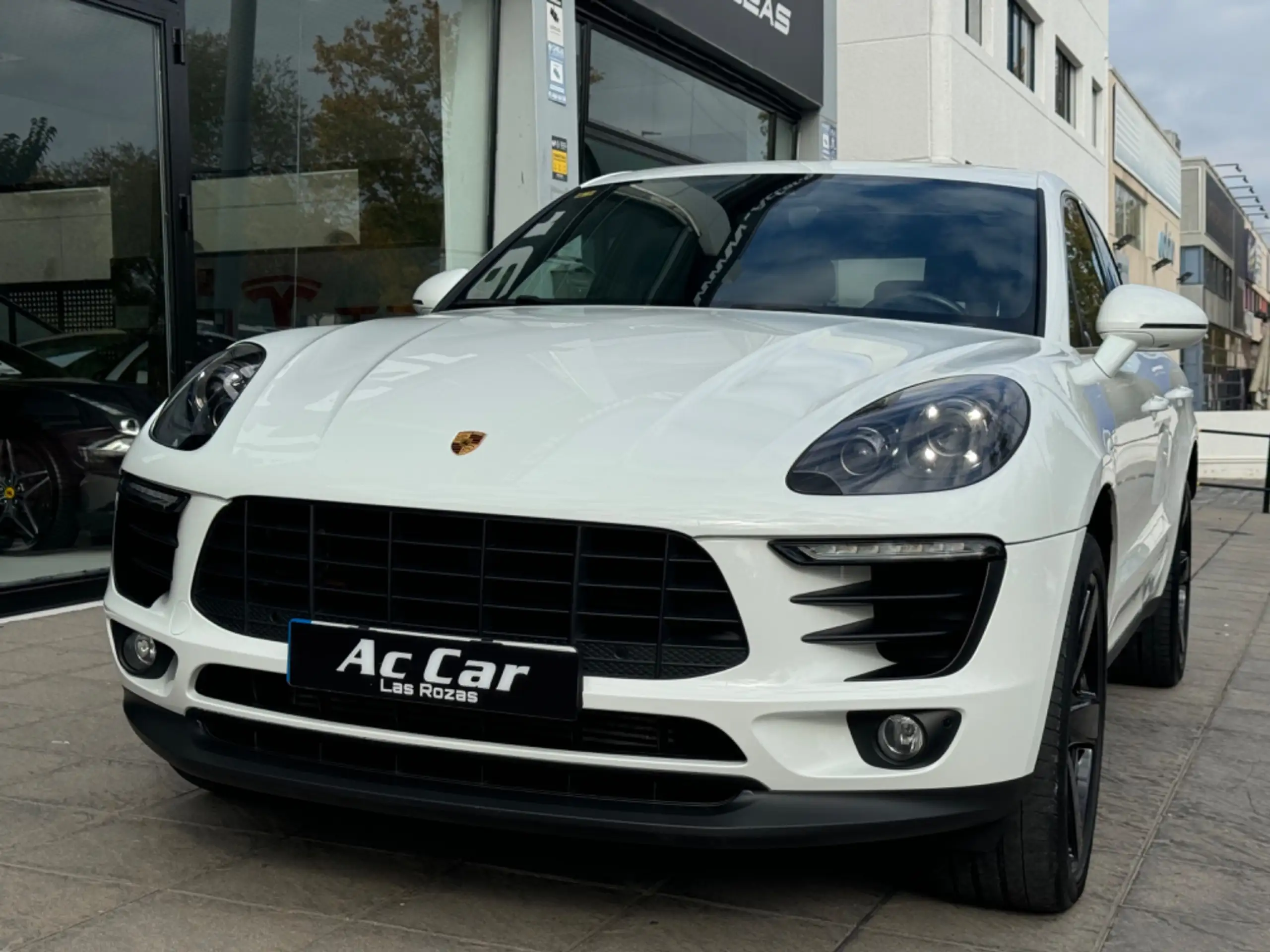 Porsche - Macan