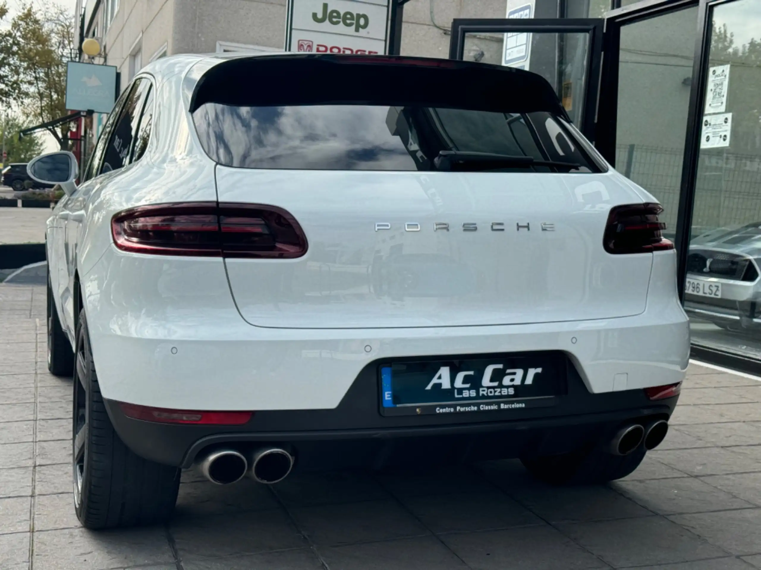 Porsche - Macan