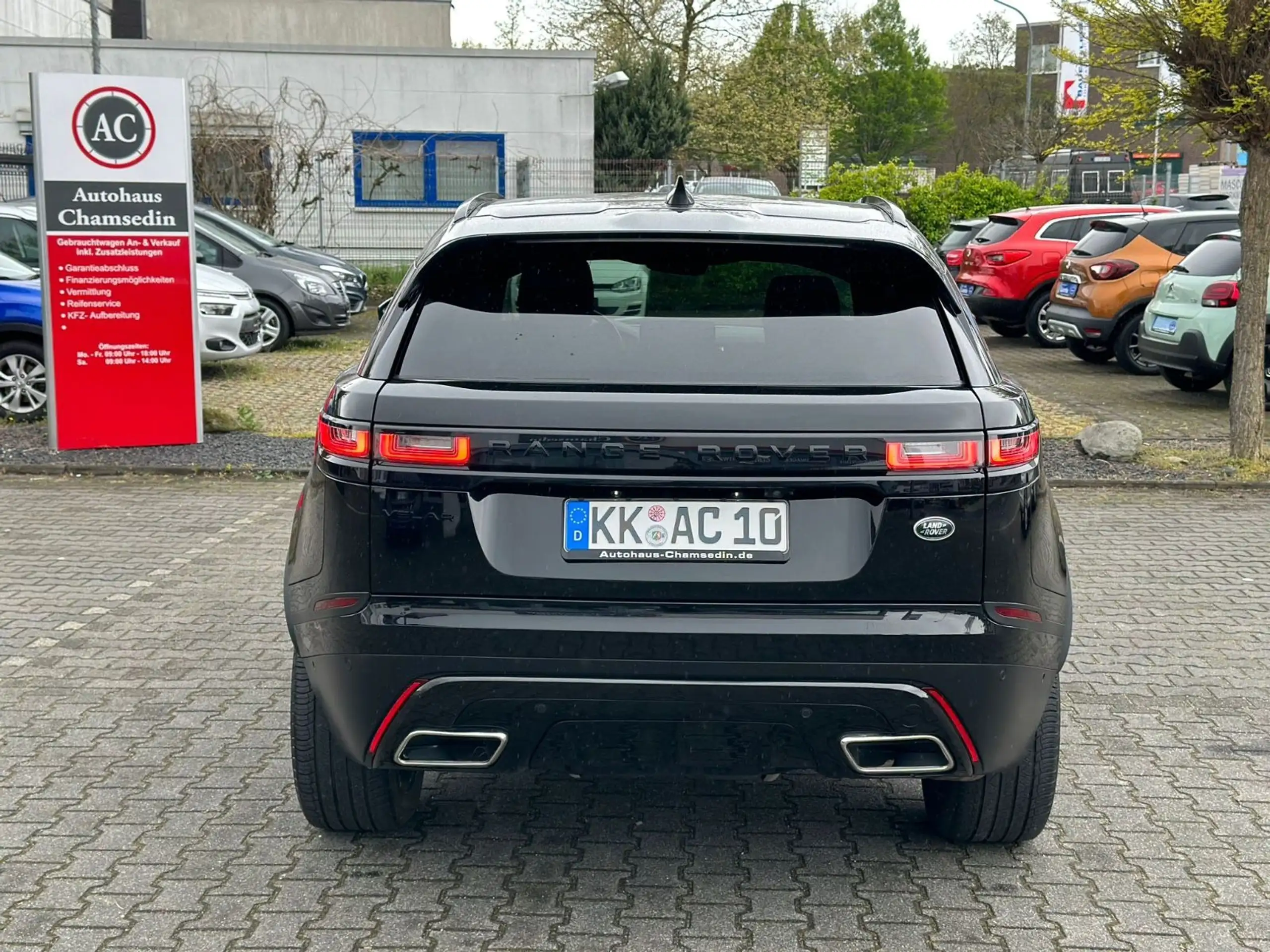 Land Rover - Range Rover Velar