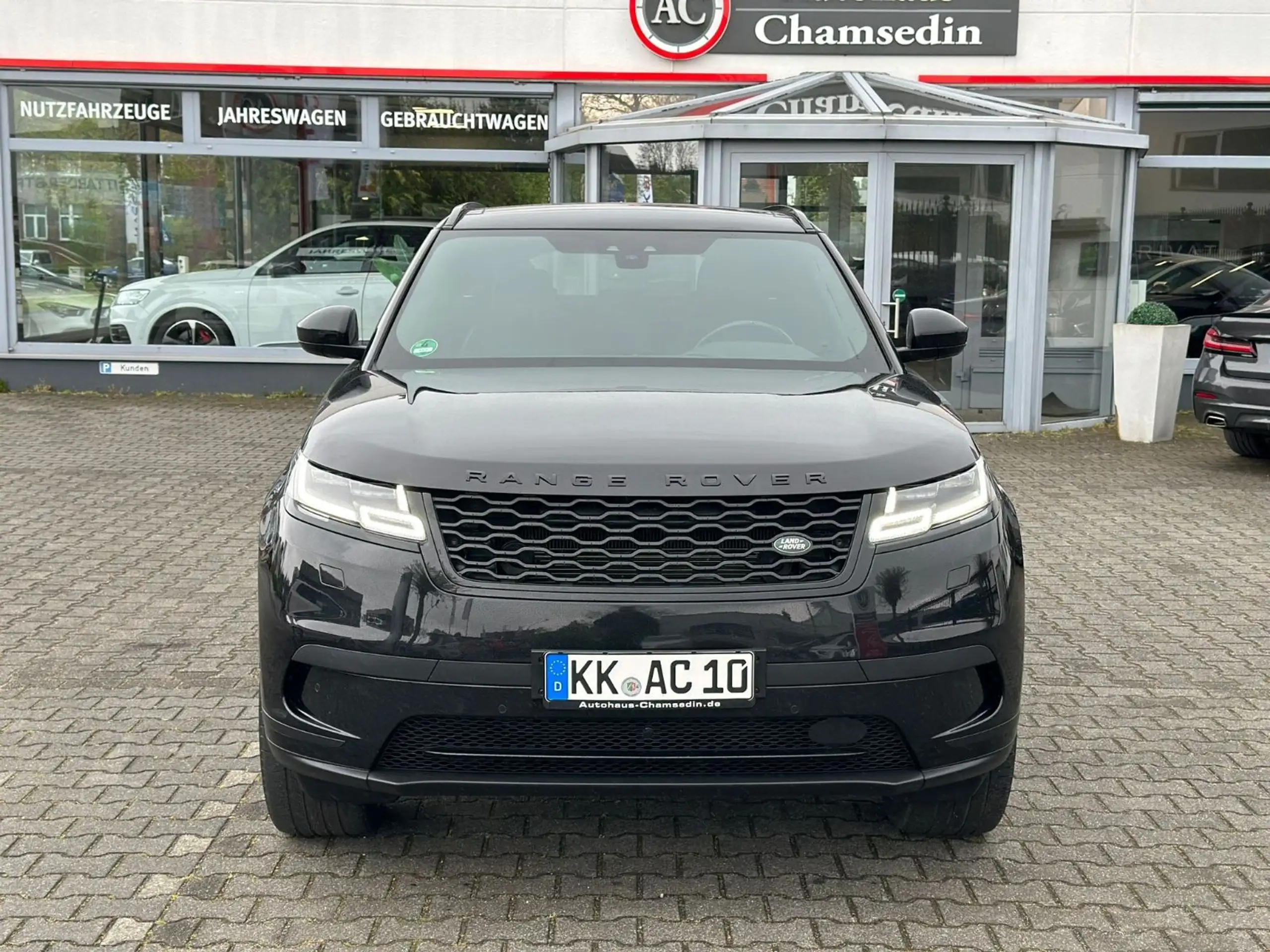 Land Rover - Range Rover Velar