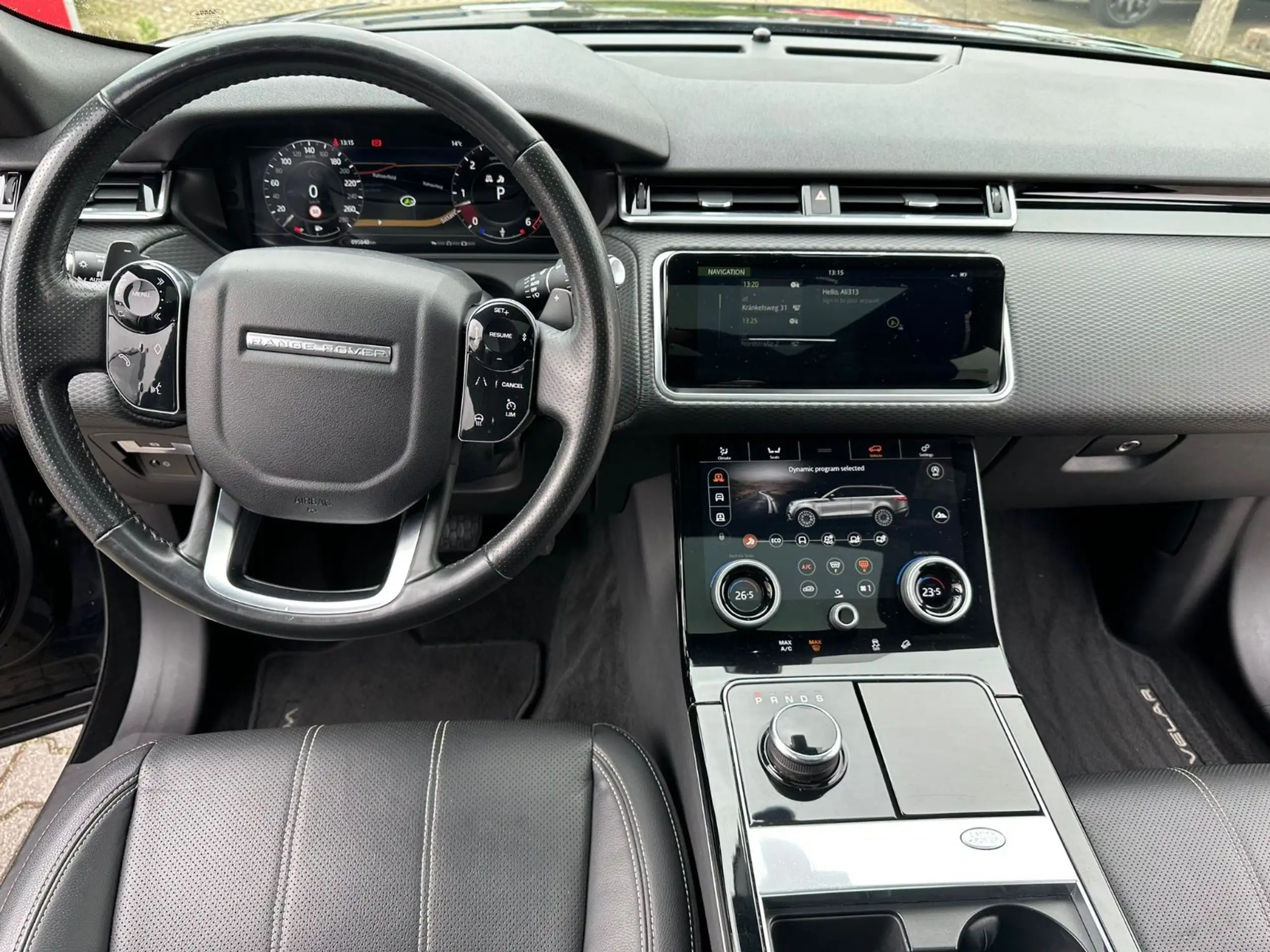 Land Rover - Range Rover Velar