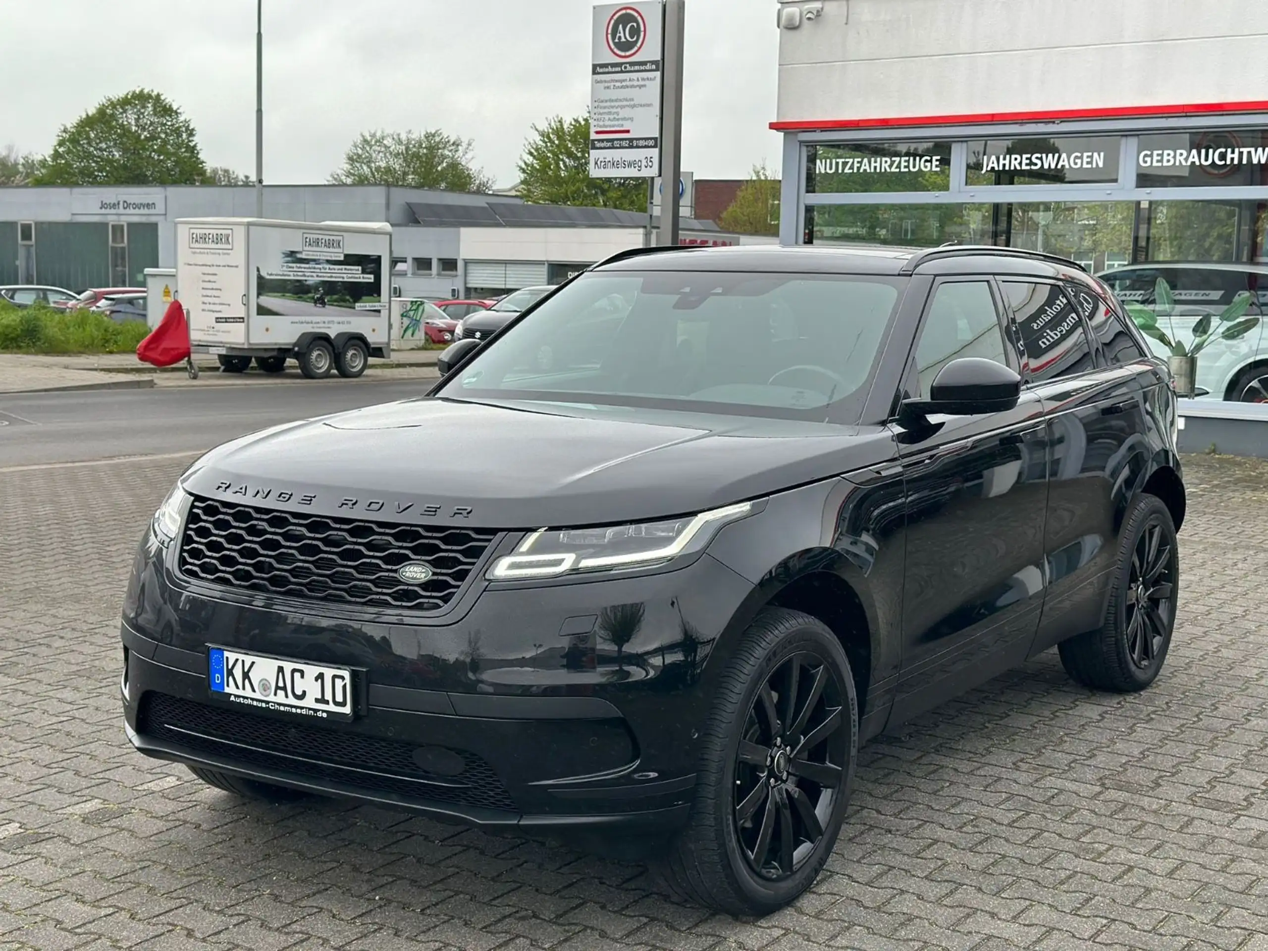 Land Rover - Range Rover Velar