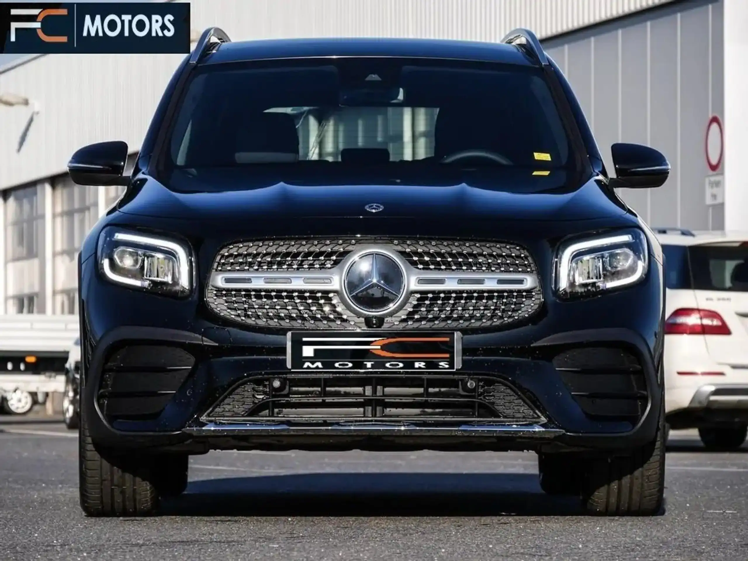 Mercedes-Benz GLB 200 2023