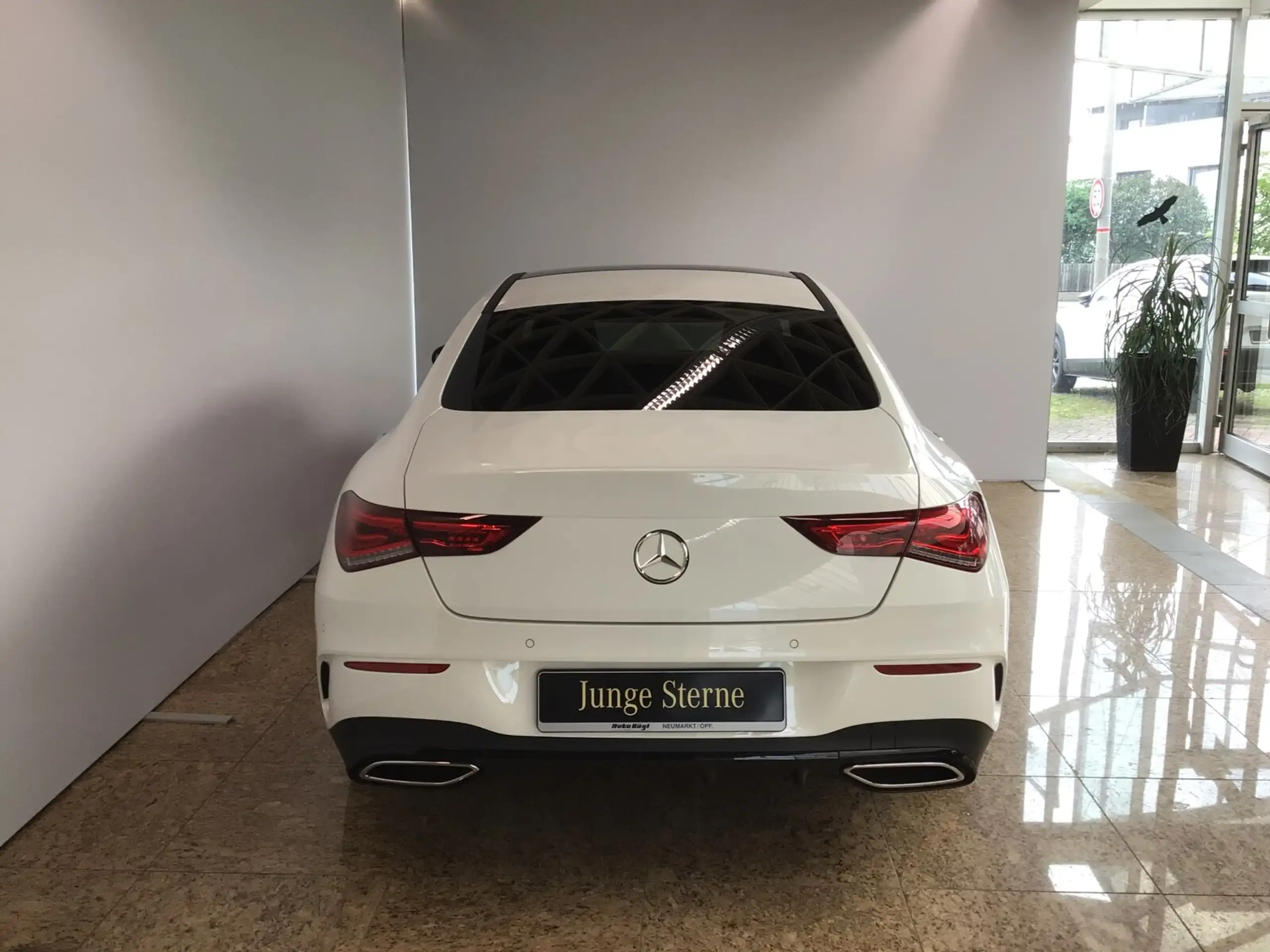 Mercedes-Benz - CLA 250