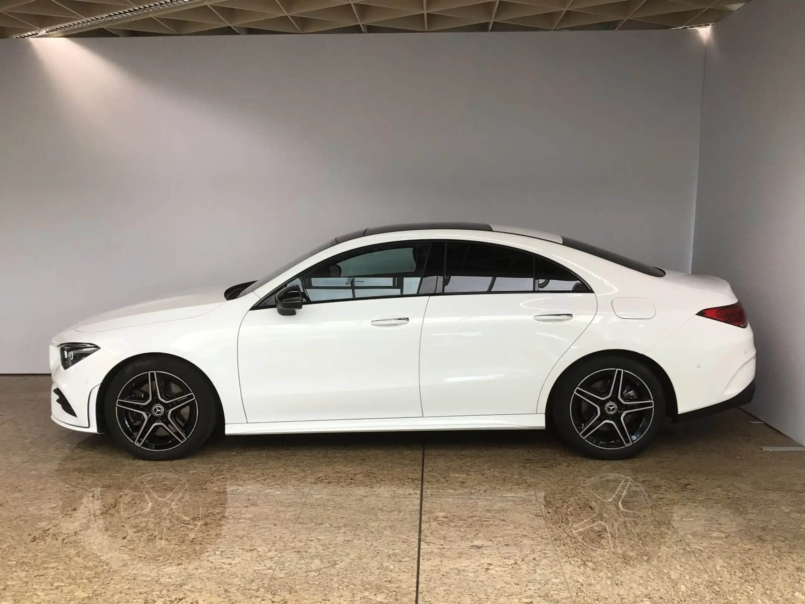 Mercedes-Benz - CLA 250