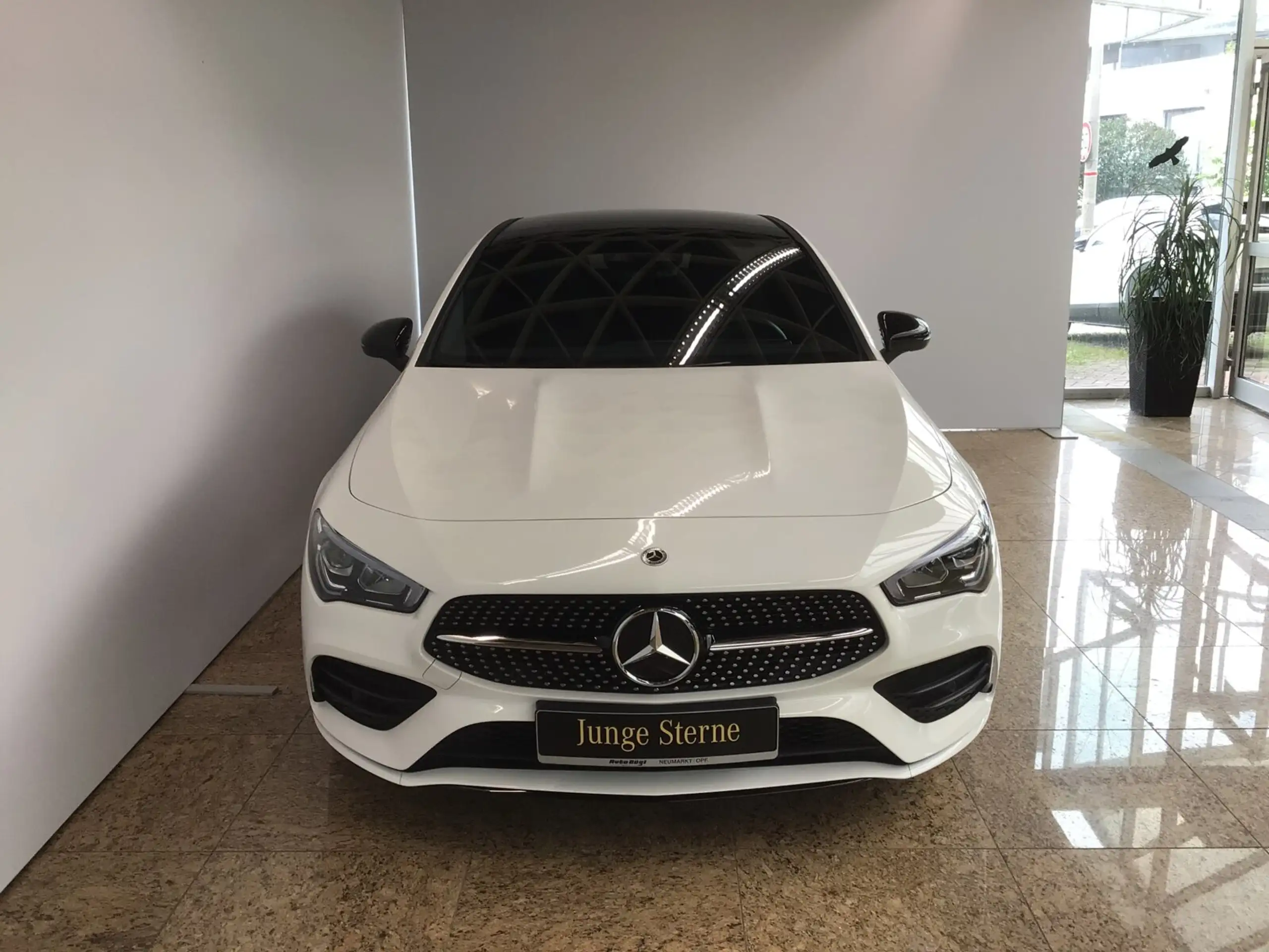 Mercedes-Benz - CLA 250