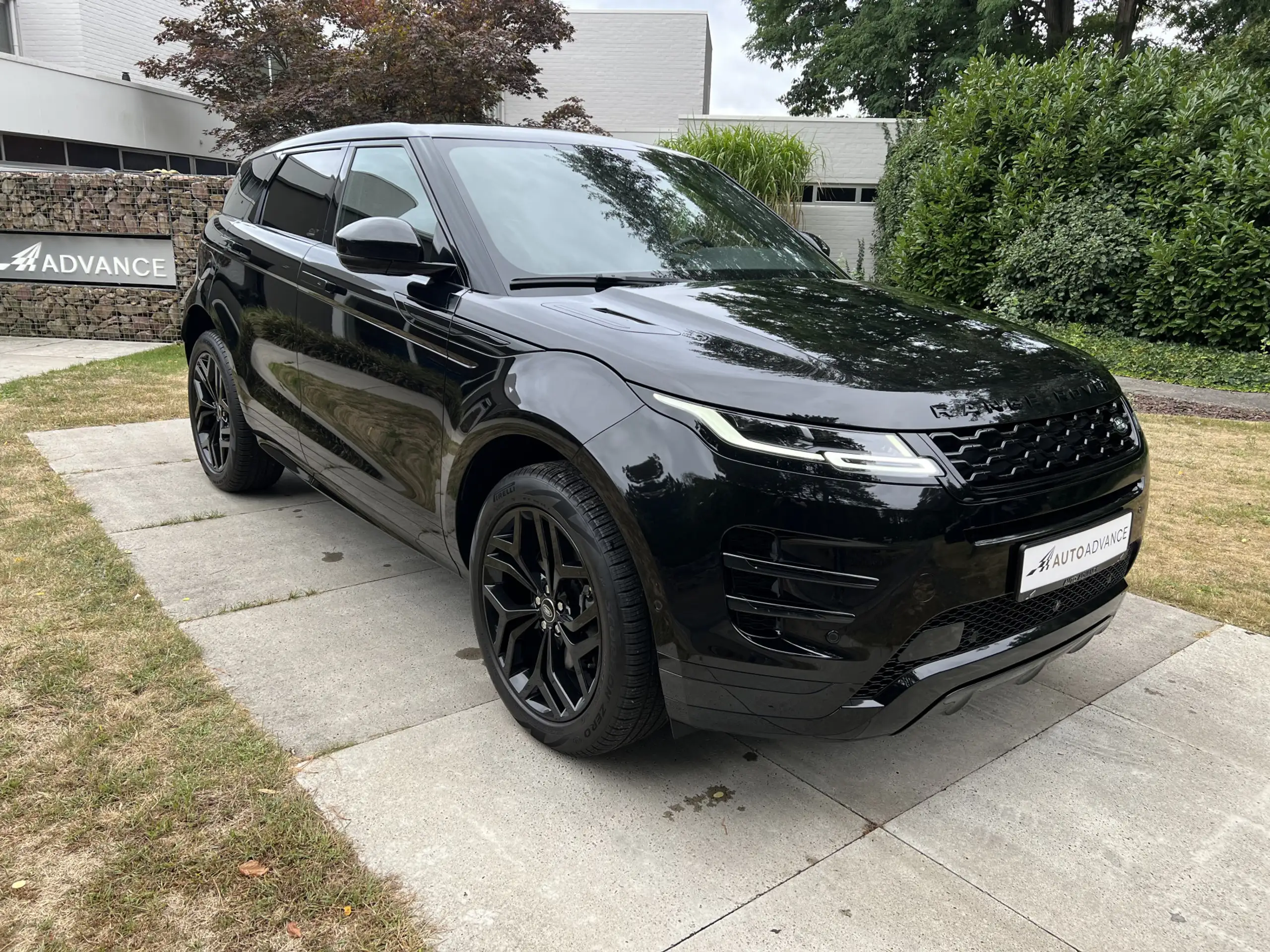 Land Rover - Range Rover Evoque