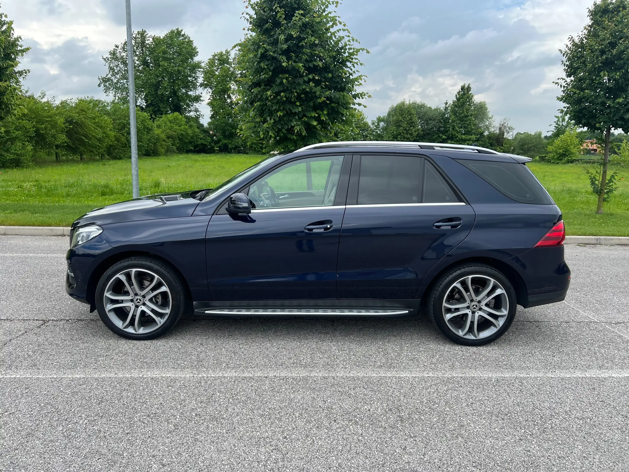 Mercedes-Benz - GLE 350