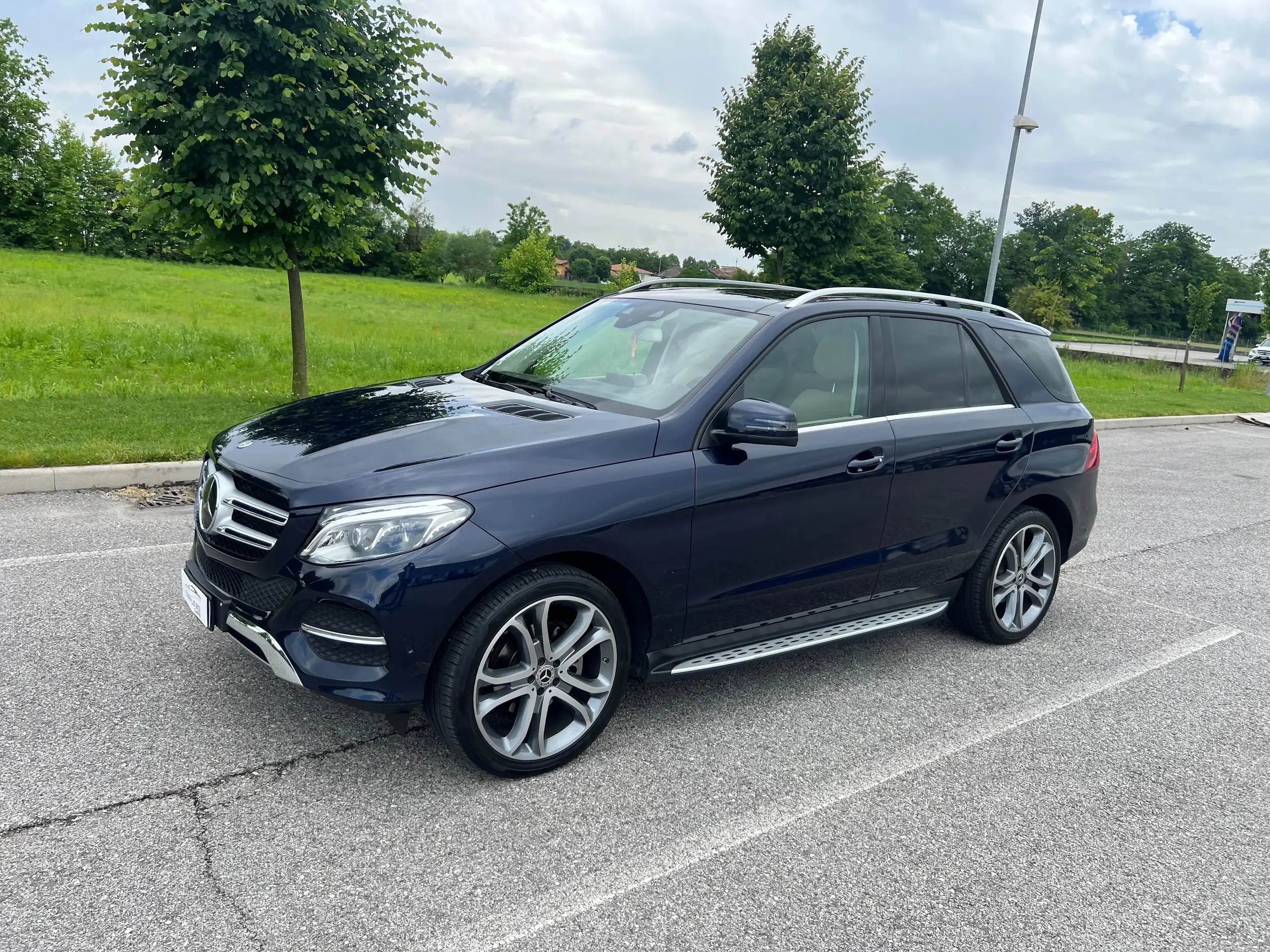 Mercedes-Benz - GLE 350