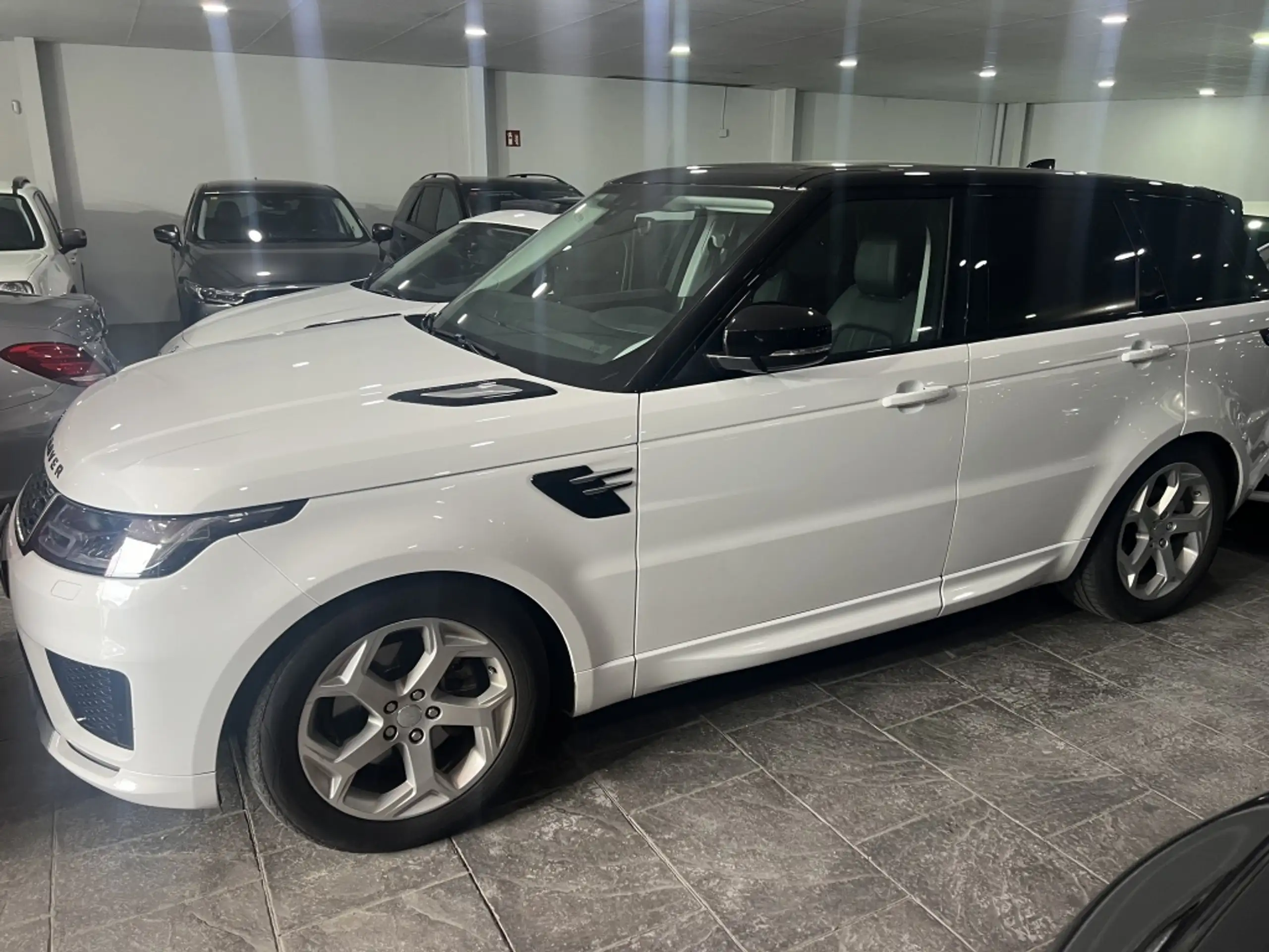 Land Rover - Range Rover Sport