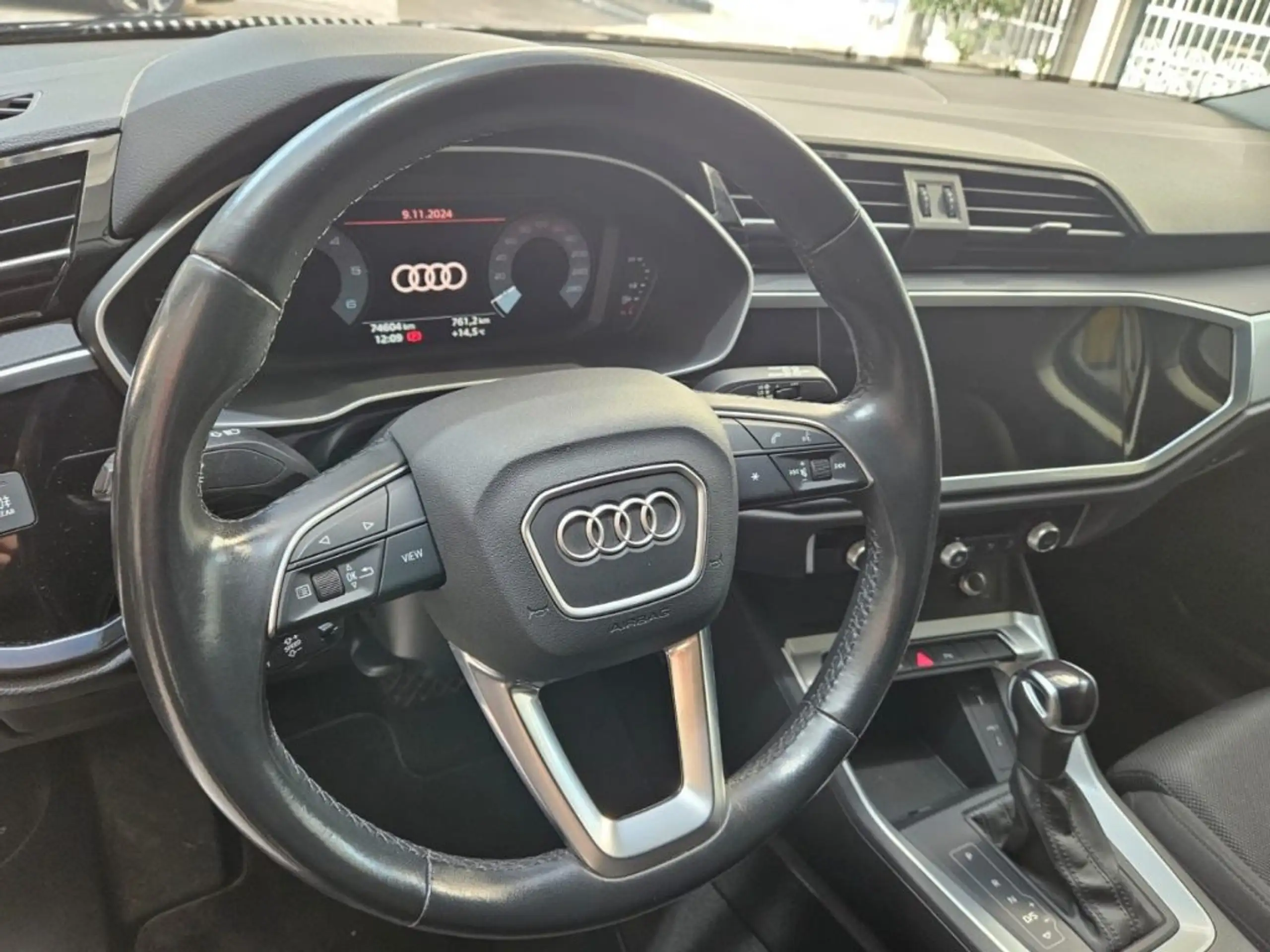 Audi - Q3