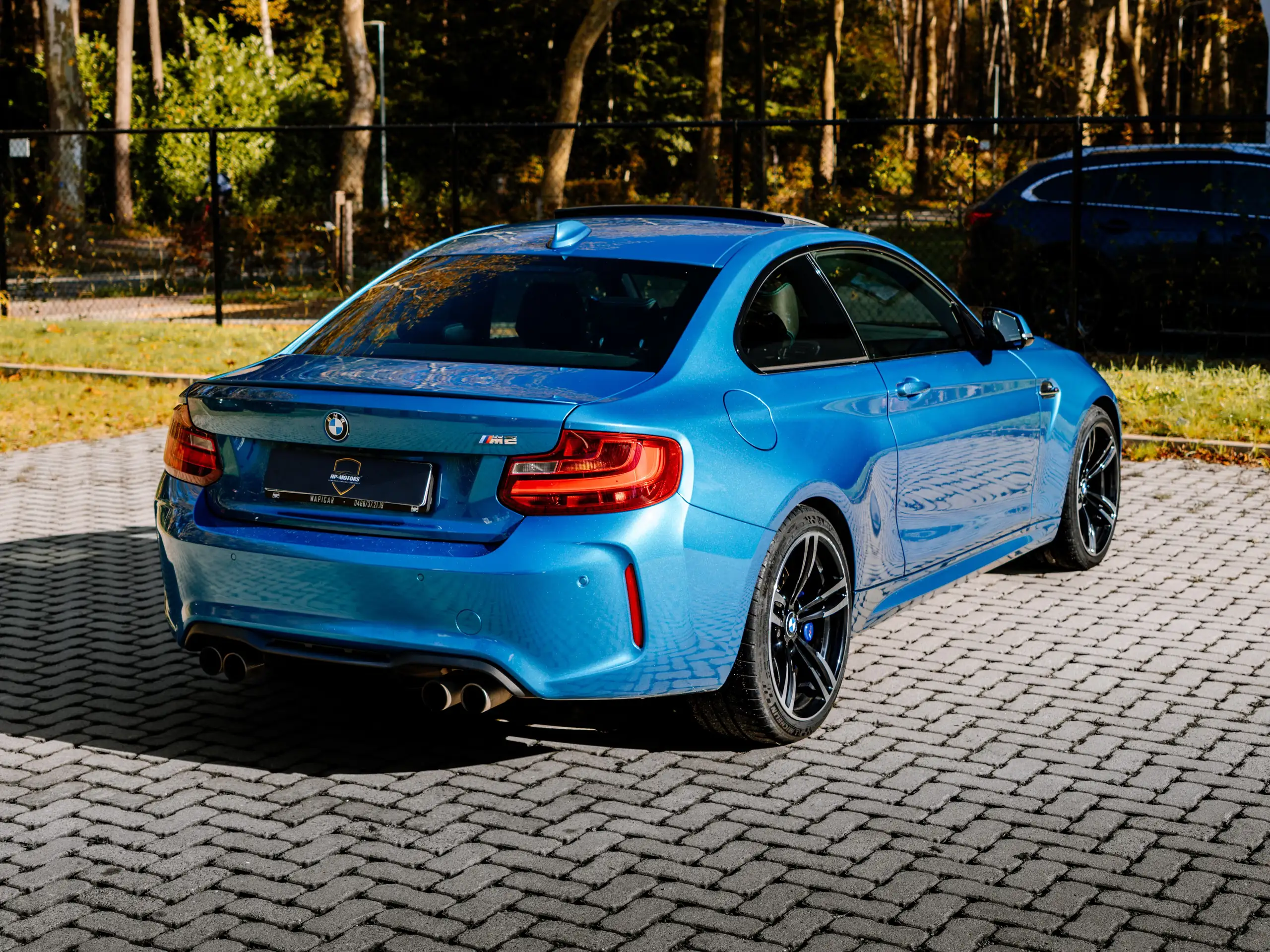 BMW - M2